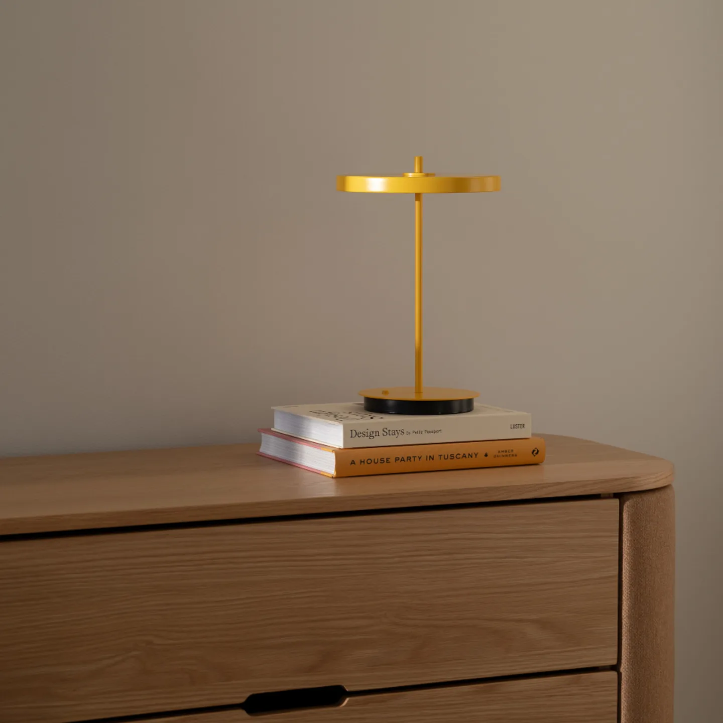 Asteria Move Portable Tischleuchte Sunflower/Monochrome - UMAGE - Wohnzimmer - Design - Metall - Mit Schirm