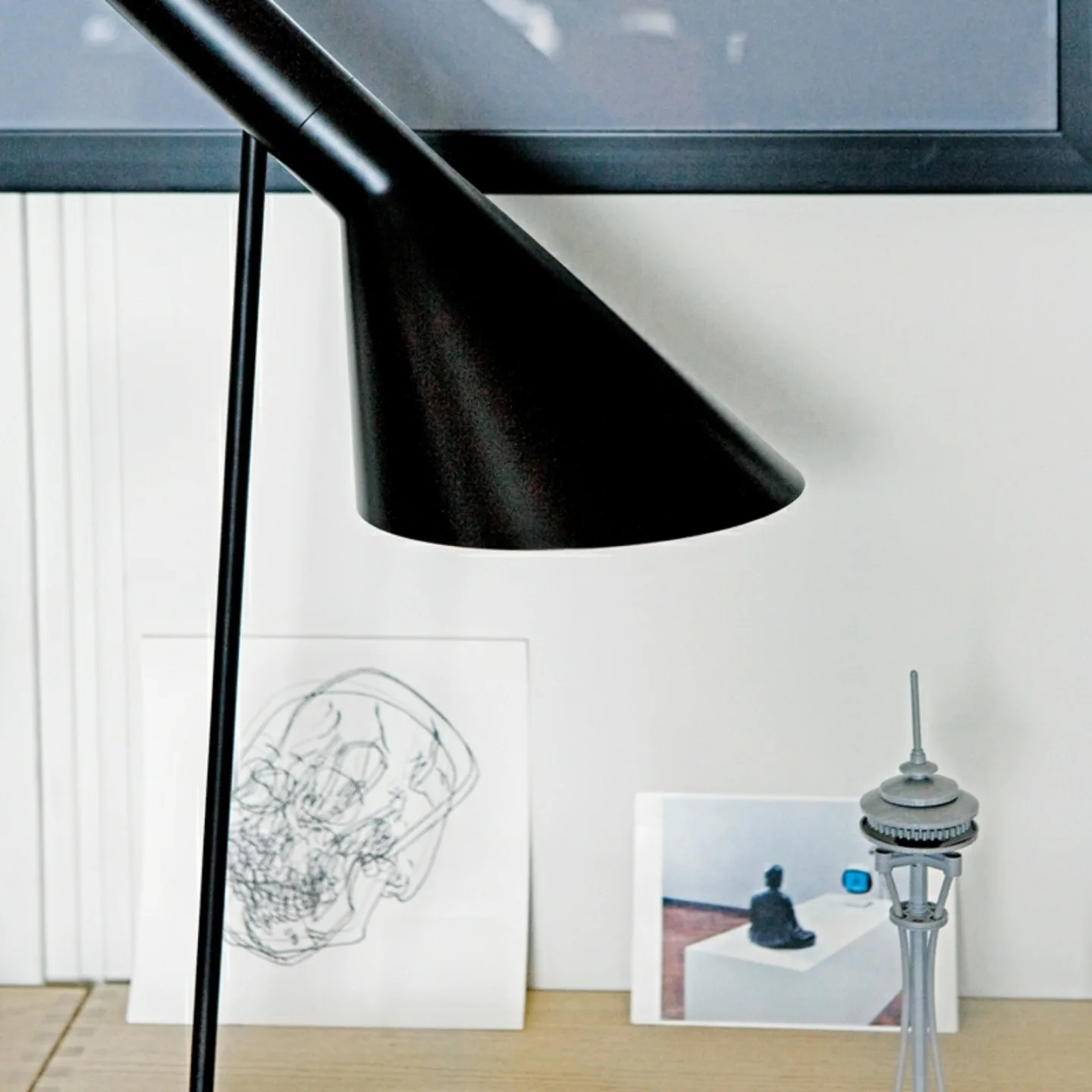 AJ Tischleuchte Schwarz - Louis Poulsen - Wohnzimmer - Design - Metall - Einflammig