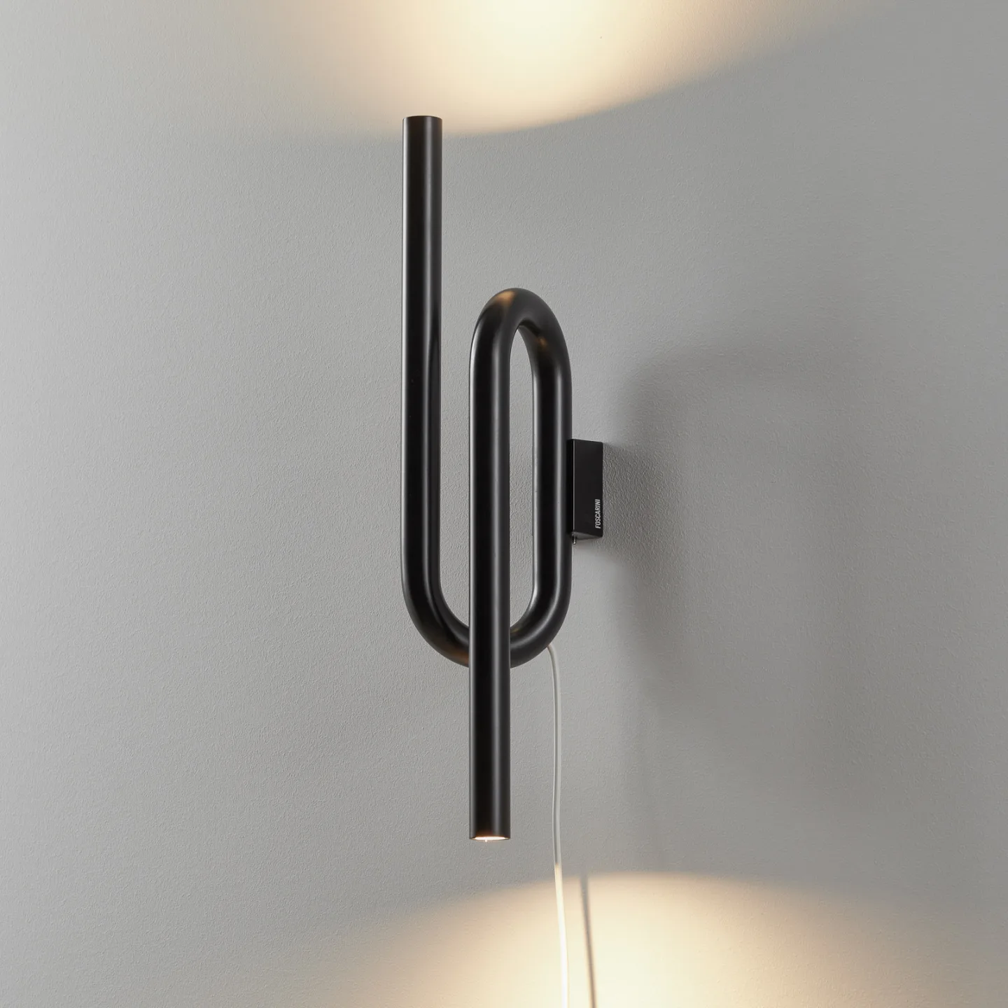 Tobia vägglampa Black - Foscarini - Vardagsrum - Design - Metall - Med flera ljuskällor