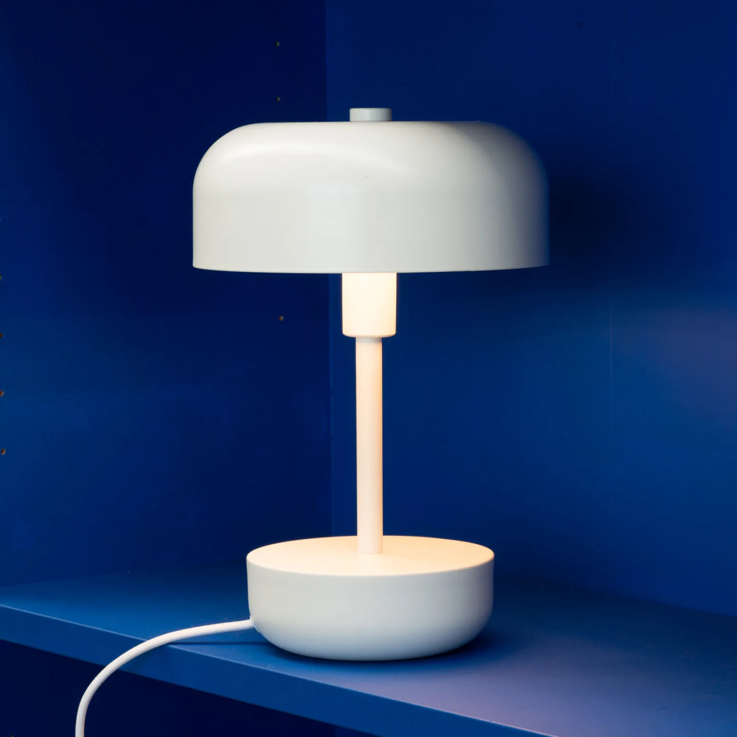 Haipot Tischleuchte White - Dyberg Larsen - Wohnzimmer - Modern - Metall - Mit Schirm