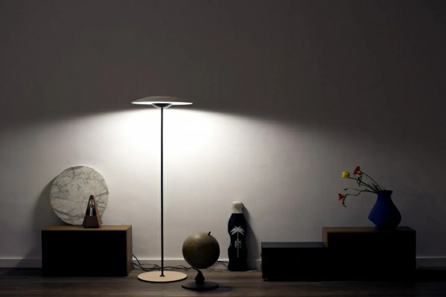 Ginger P Gulvlampe Oak - Marset - Stue - Aluminium