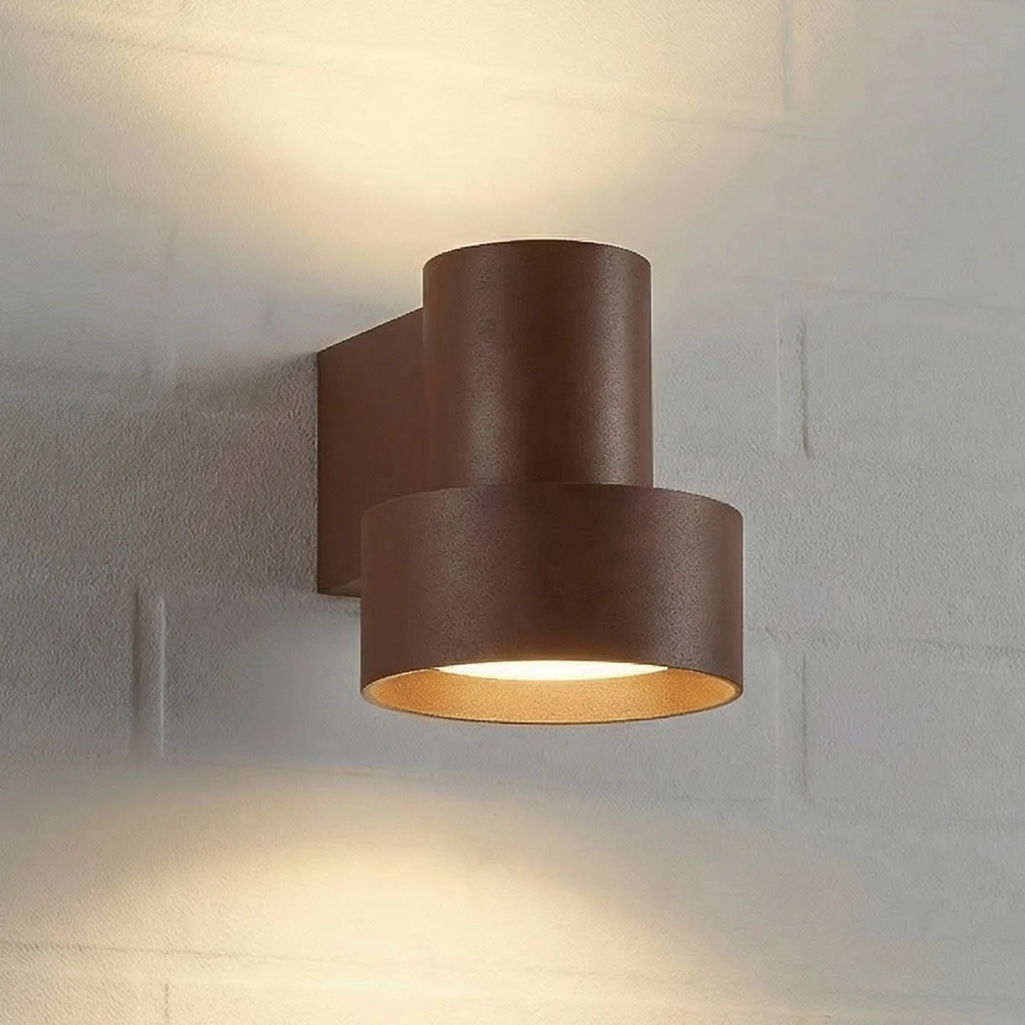 Elune LED-utomhusvägglampa, brun, IP44, upp/ned - Lucande - Modern - Aluminium - Med en ljuskälla