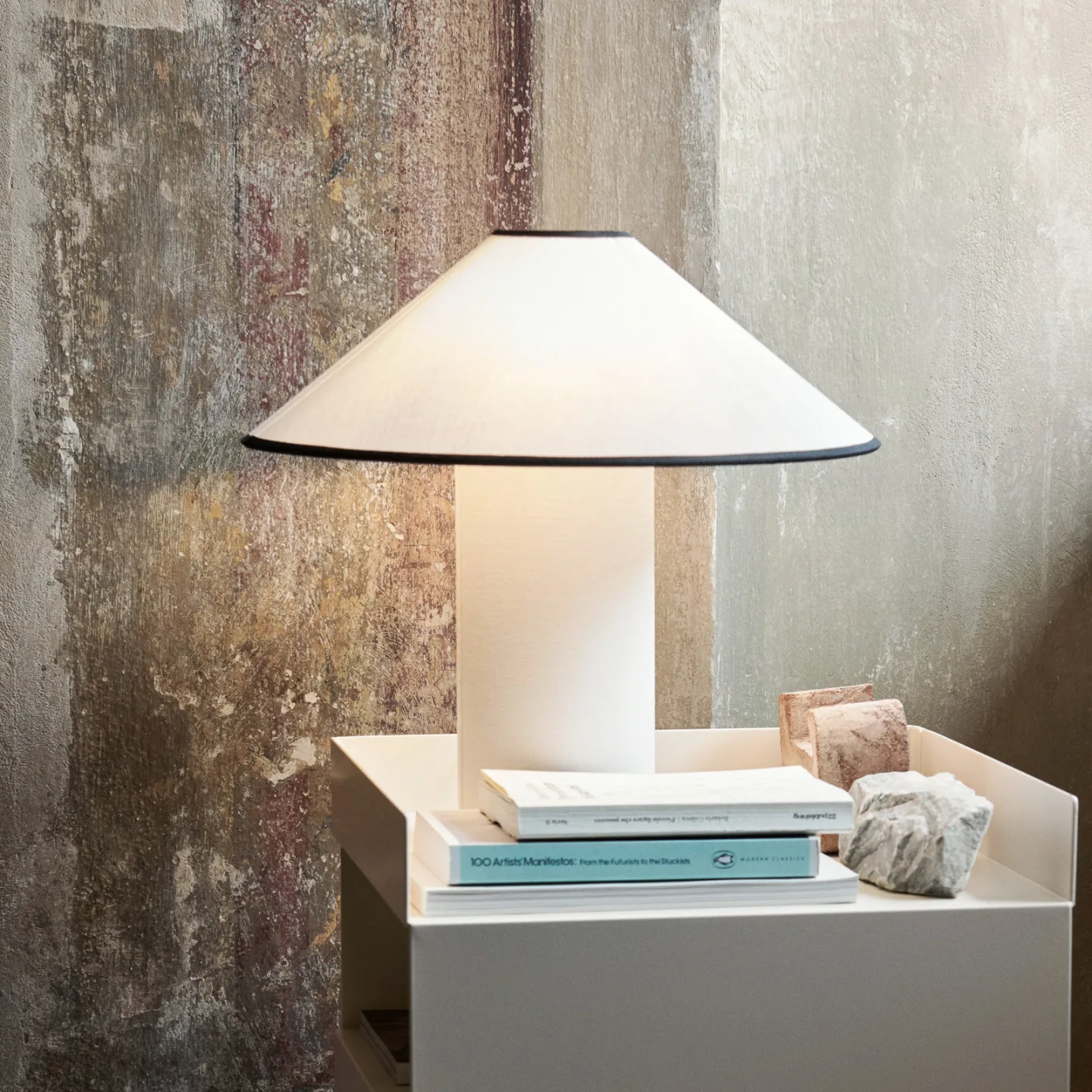 Colette ATD6 bordlampe hvid/sort - &Tradition - Stue - Design - Stof / tekstil - Med skærm