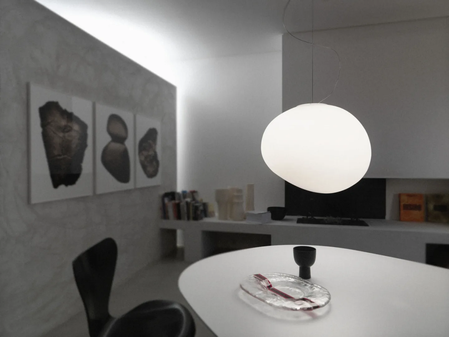 Gregg pendellampe, medium, hvid, højde 26 cm – Foscarini - Stue - Glas