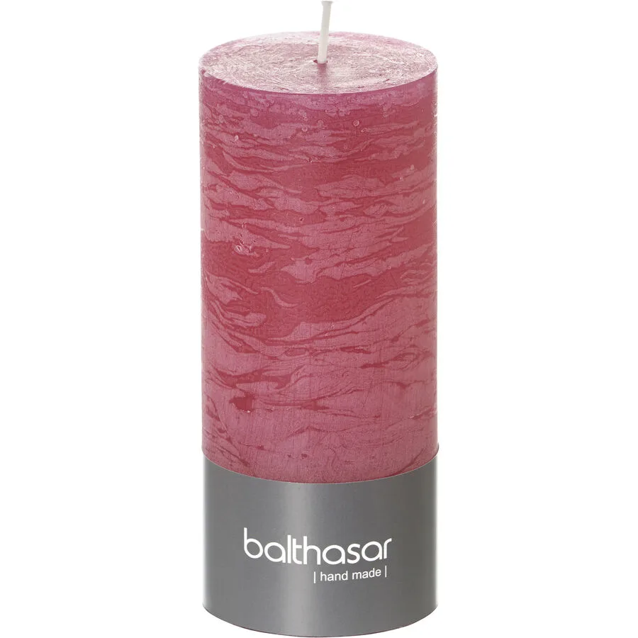 Balthasar Kerze Rustico Himbeere H14 cm D6 cm, Brenndauer 50h - Material: Wachs