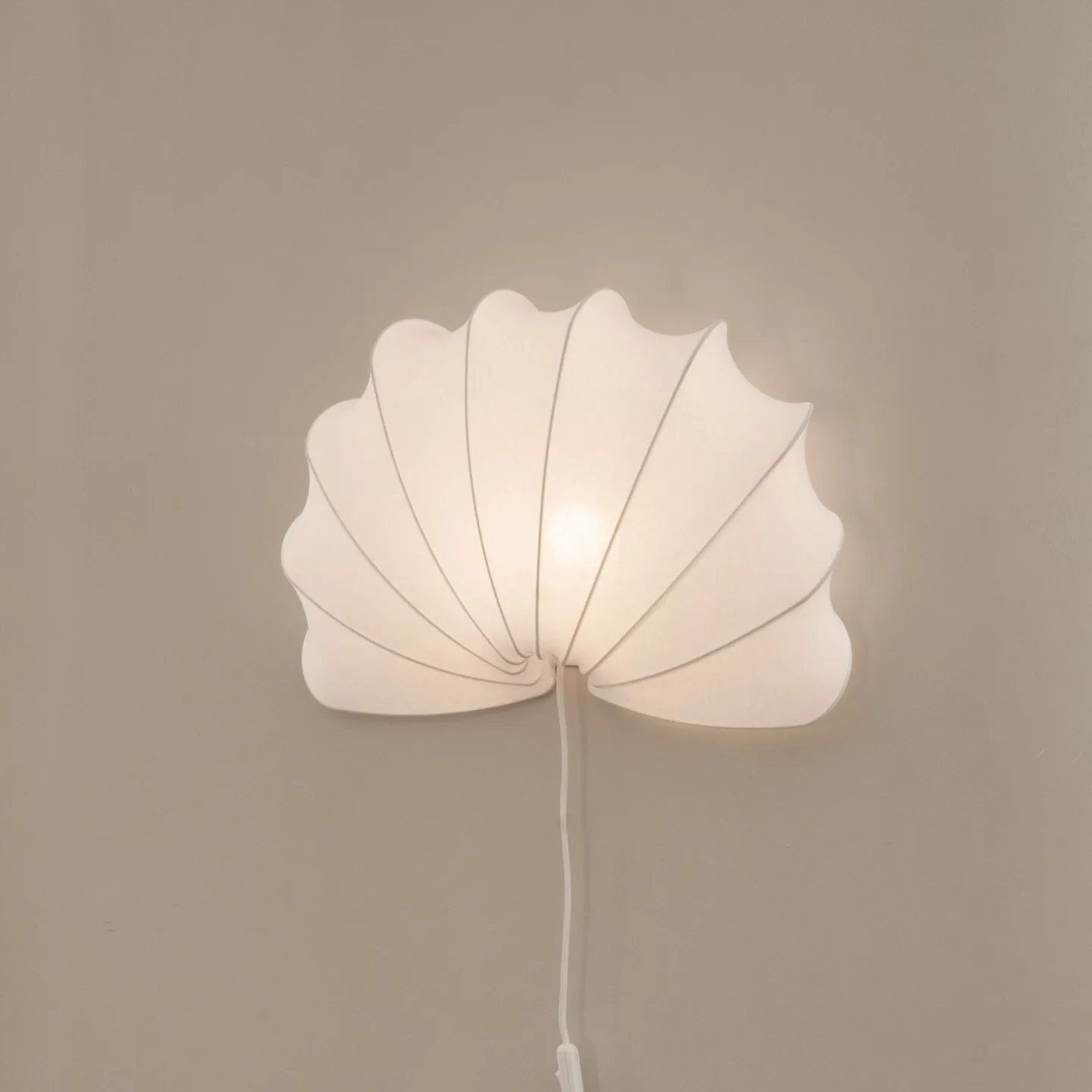 Watt & Veke Anna Wandleuchte L 54 cm White cotton
