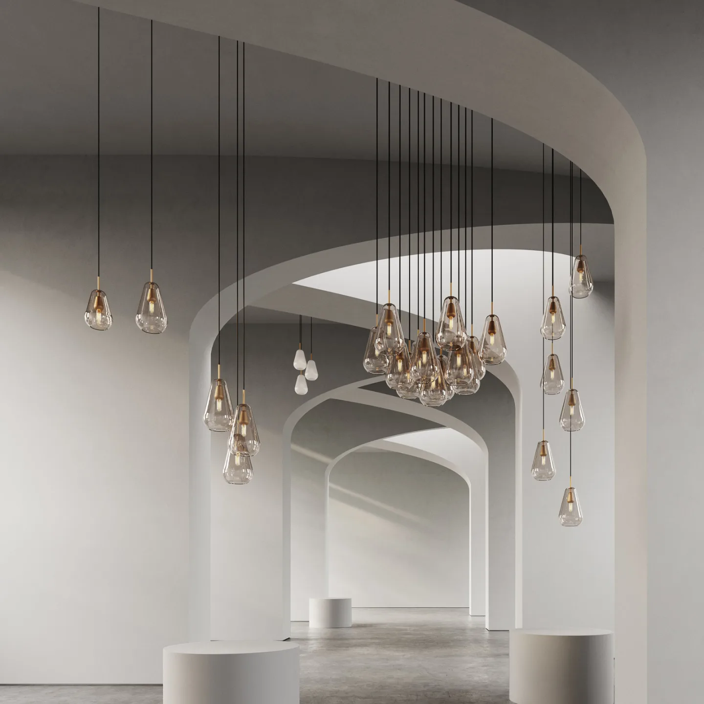 Anoli 13 lysekrone, gull/opal, 13-flg. - Nuura Nuura Aps - Stue - Design - Glass - Med flere lyskilder