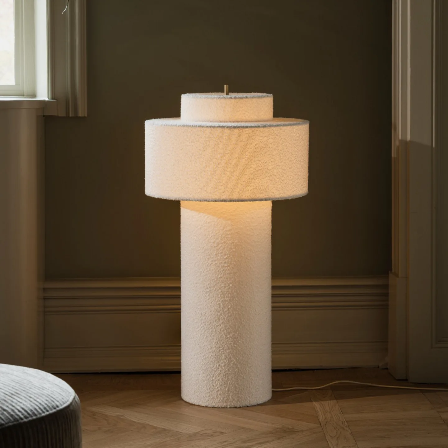 Noah Stehlampe, weiß, Höhe 88 cm, Textil - Globen Lighting - Wohnzimmer - Design - Stoff / Textil - Einflammig