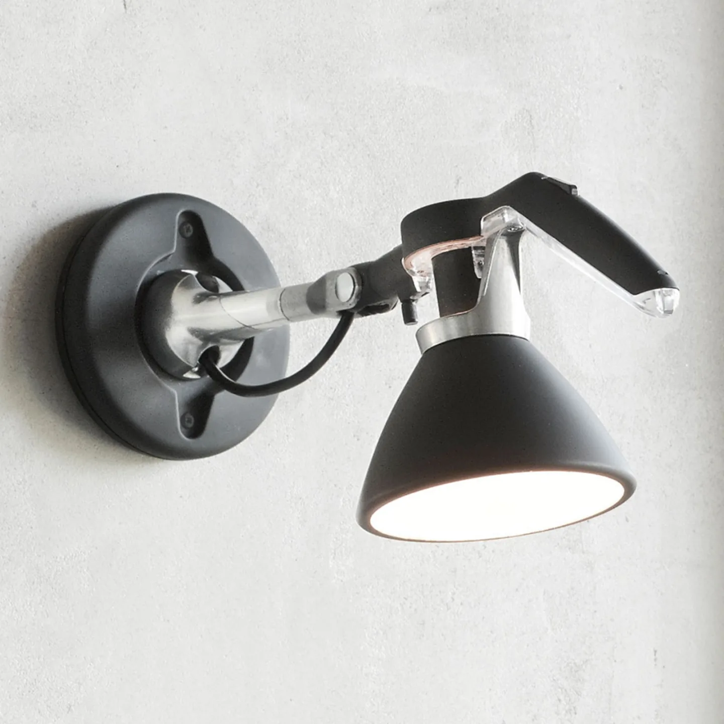 Fortebraccio Wandleuchte Schwarz E14 - Luceplan - Wohnzimmer - Design - Metall - Einflammig