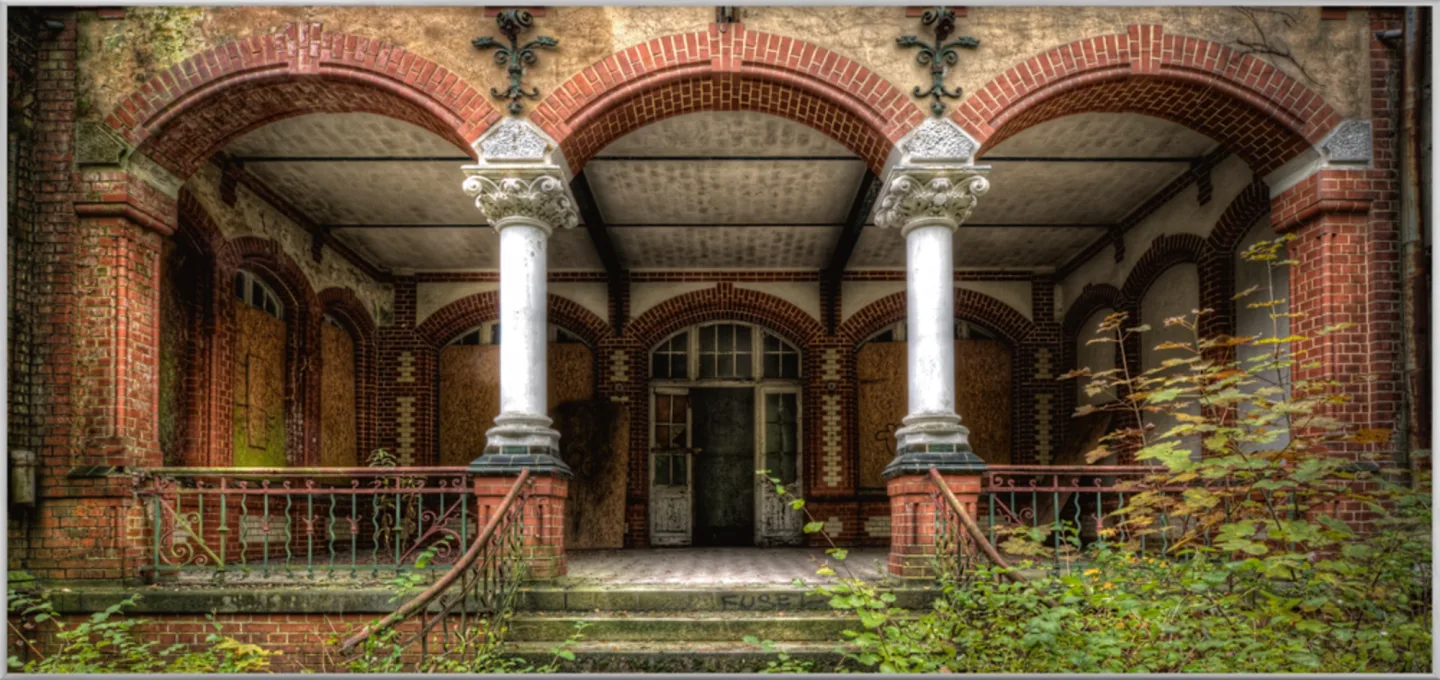 image LAND Bild mit Rahmen Lost Place | Schubiger Möbel