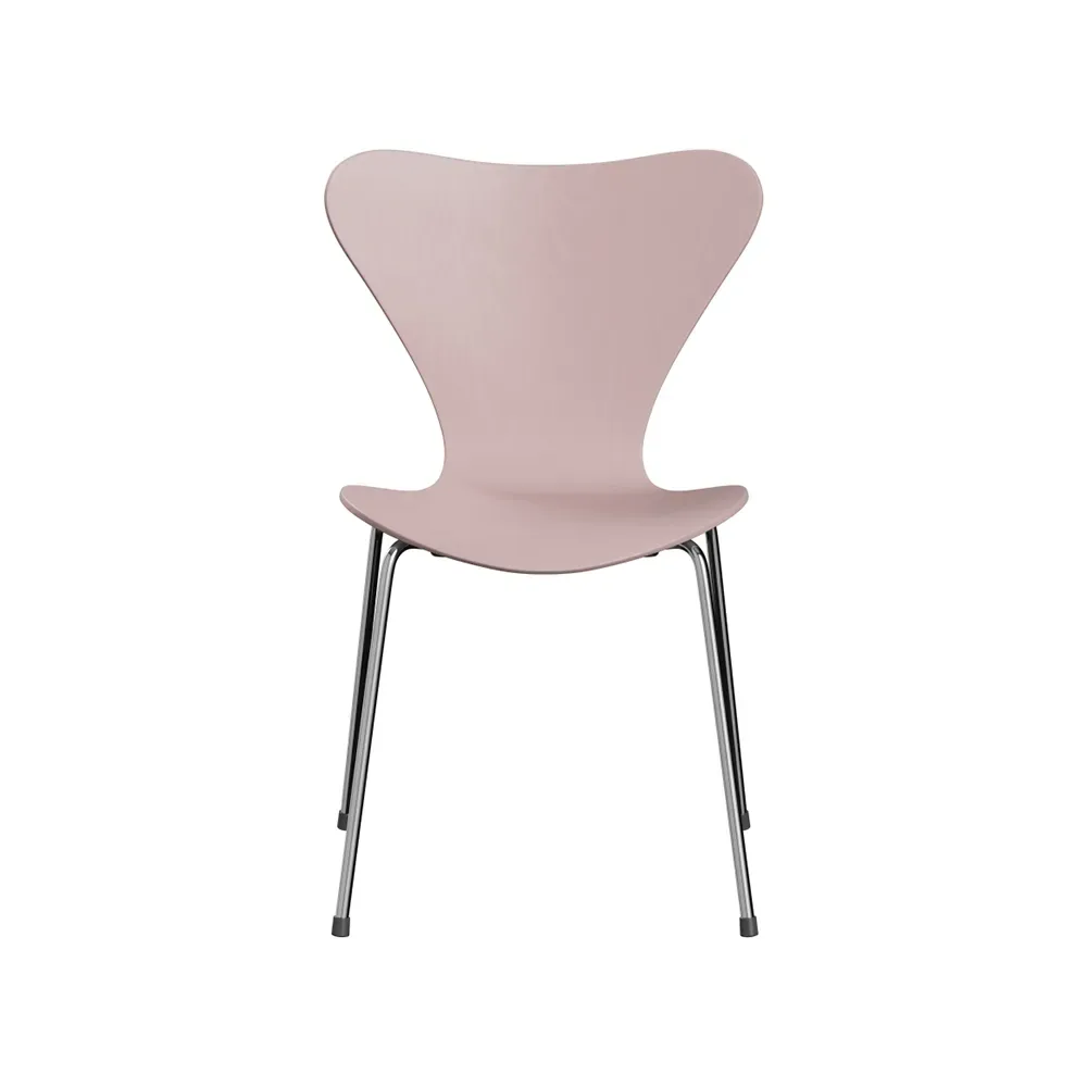 Fritz Hansen Sjuan 3107 stol Pale rose-färgad ask-kromat stålstativ