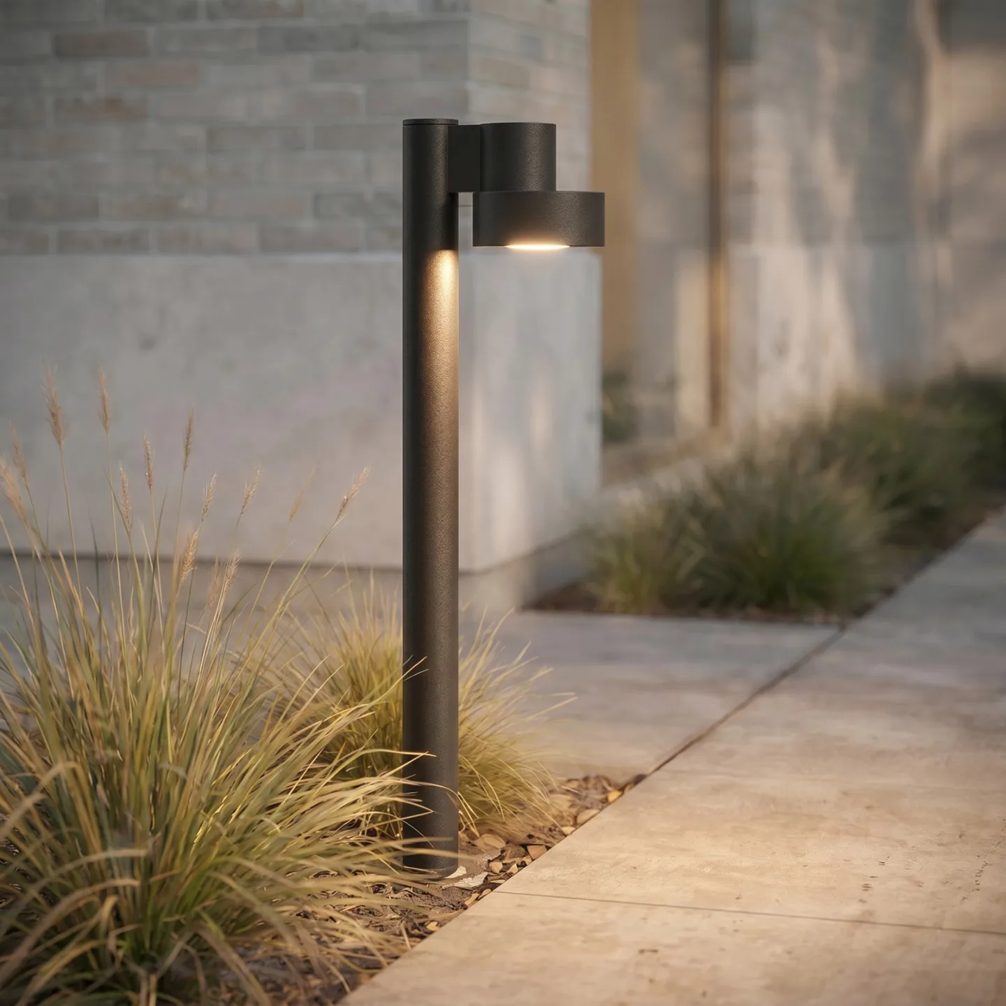 Elune LED-vejlampe, sort mat, IP44, højde 77 cm - Lucande - Moderne - Aluminium - Med én lyskilde