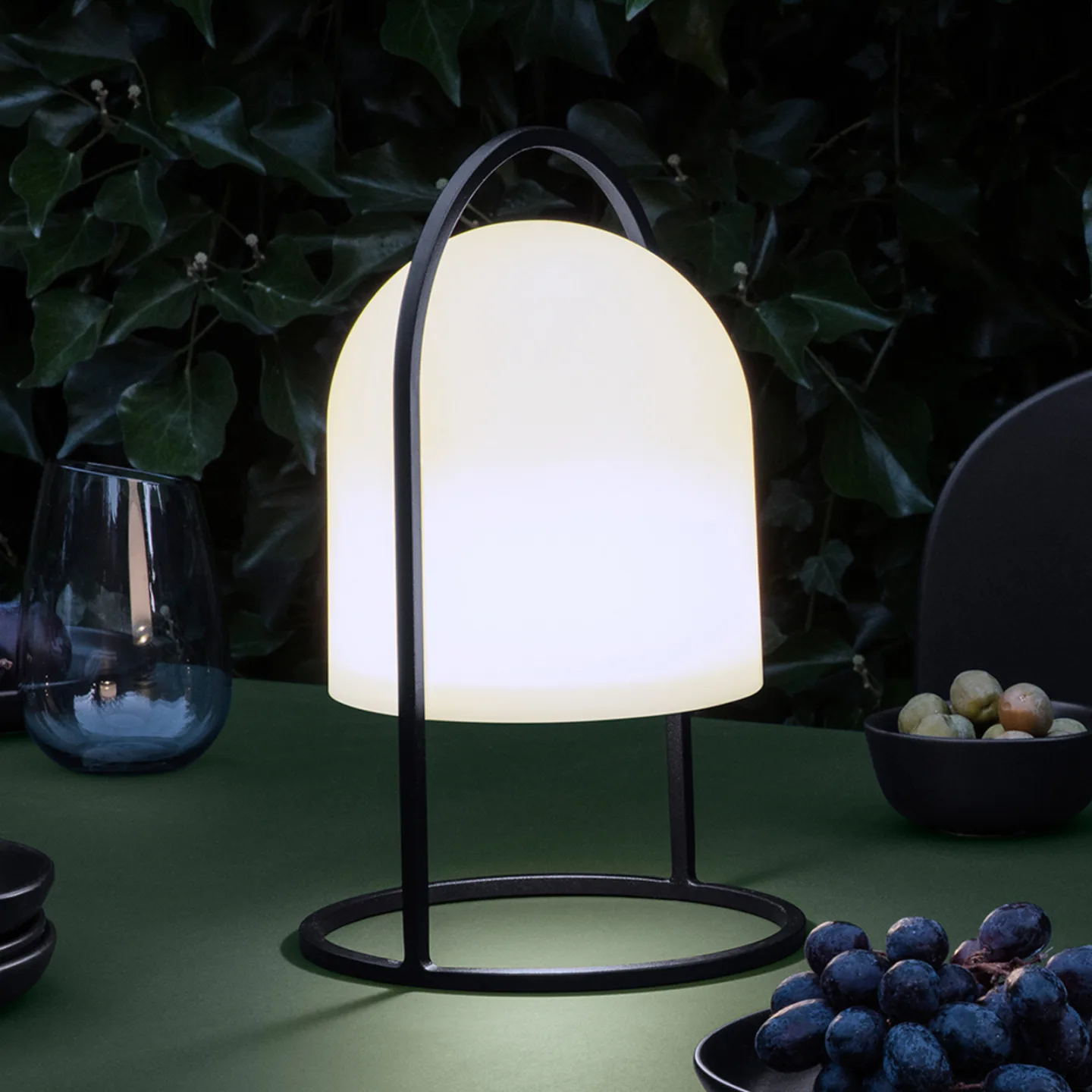 SunLight Solarzelle Lantern H30 - Eva Solo PLEASE WAIT to be SEATED - Terrasse - Modern - Metall - Einflammig
