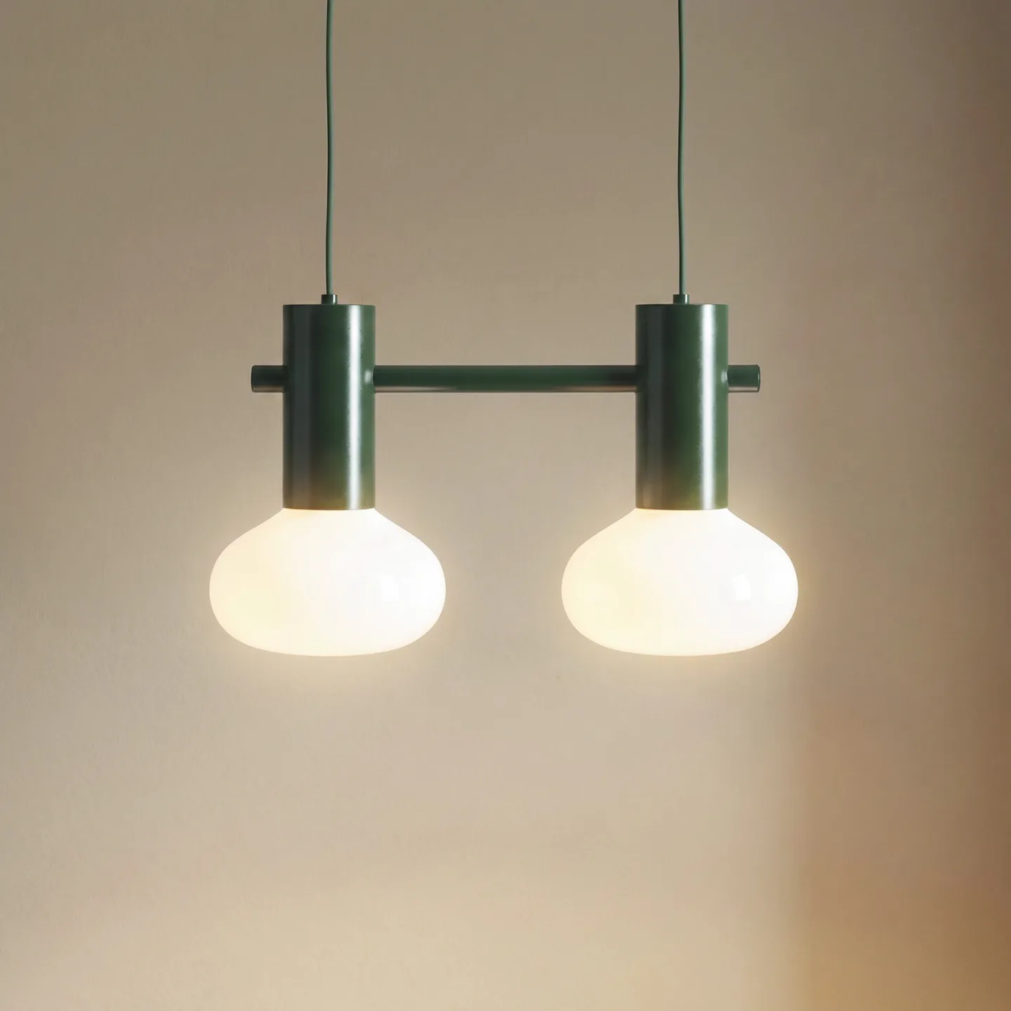 Flo hänglampa, grön, 2 lampor, glas - ALDEX - Vardagsrum - Design - Metall - Med flera ljuskällor