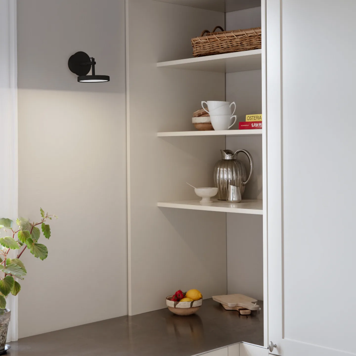 Asteria Spot Taklampe Black - UMAGE - Stue - Design - Metall - Med skjerm