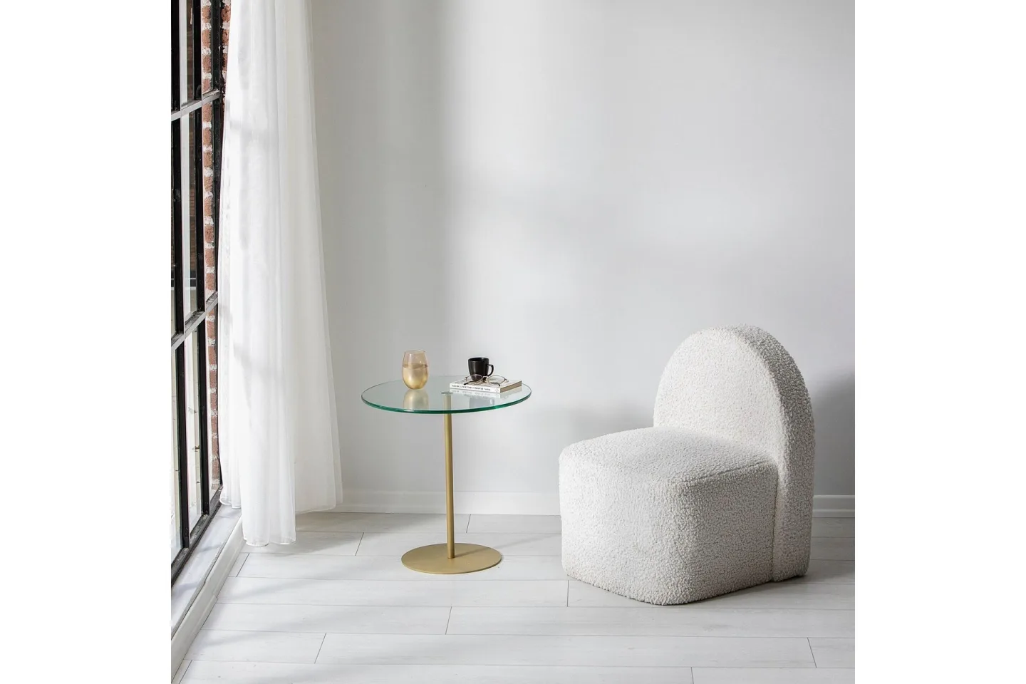 Chill-Out Sidobord 50x50 cm Guld - Hanah Home