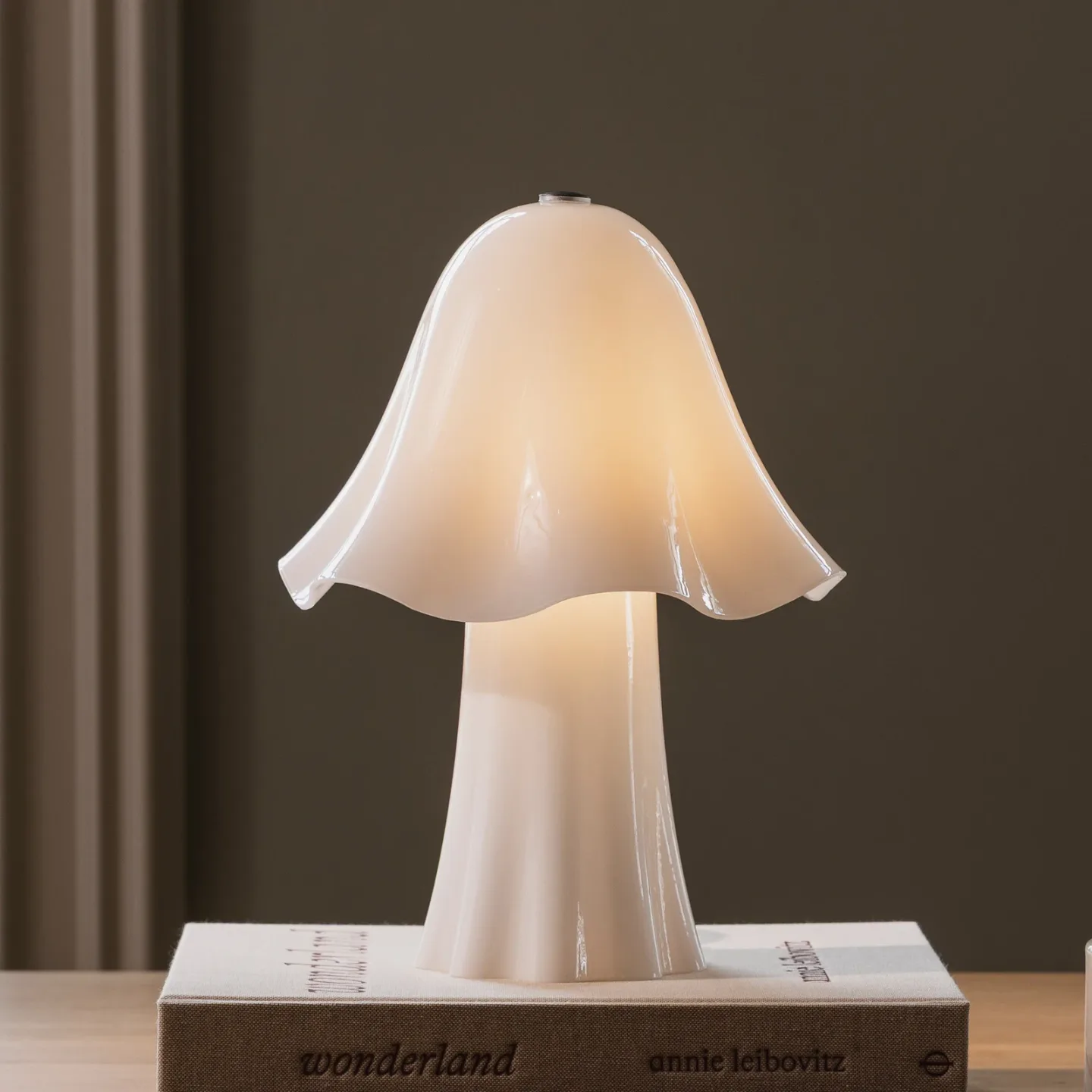 Bello bordlampe, hvit, høyde 30 cm – Globen Lighting Belllo - Stue - Skandinavisk - Glass - Med skjerm