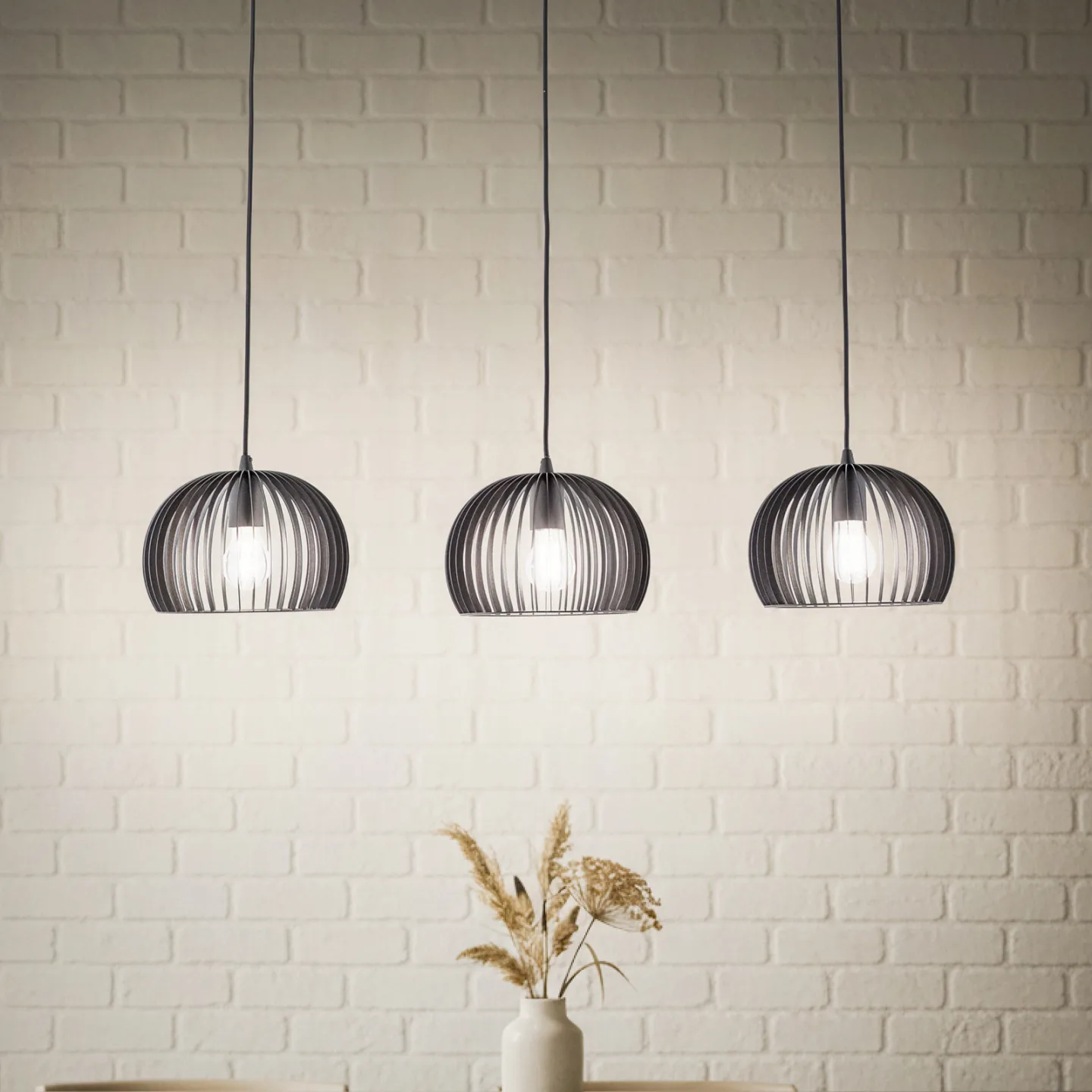 Jusra 3 Pendel Black - Lindby - Stue - Moderne - Metall - Med flere lyskilder