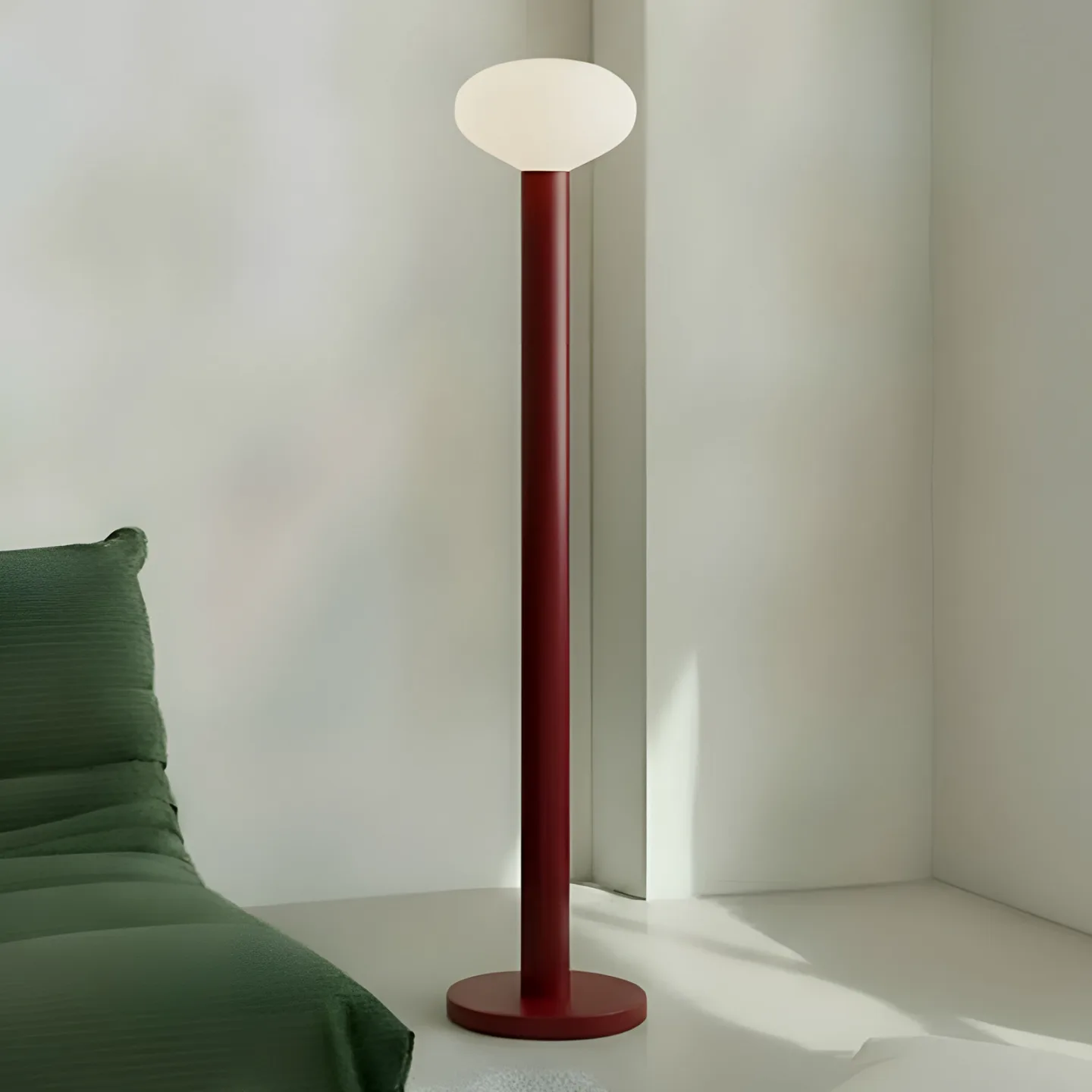 Flo Stehleuchte, rot, Ø 30 cm, 1-flammig, Glas - Aldex - Wohnzimmer - Design - Metall - Einflammig