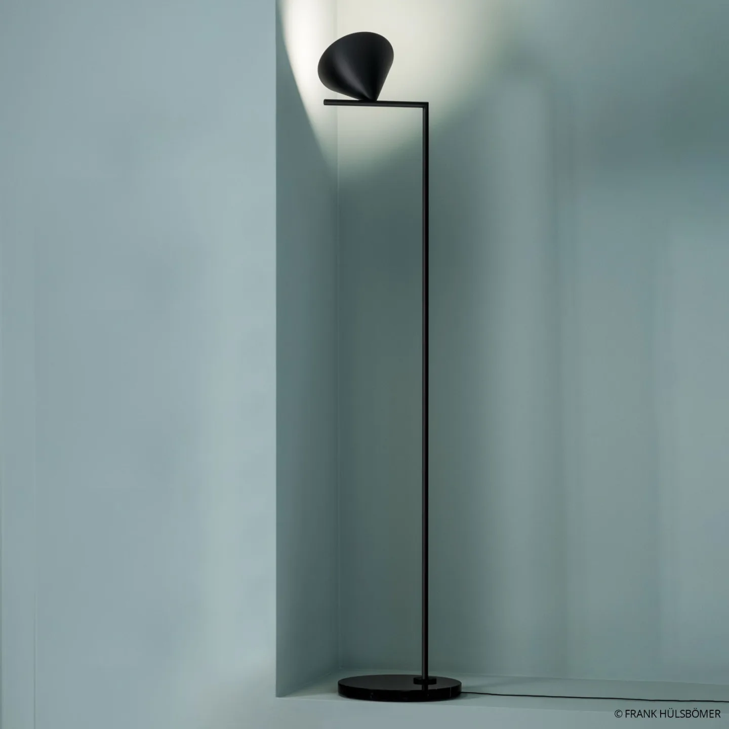 Captain Flint Stehleuchte Schwarz - Flos - Wohnzimmer - Design - Stein - Einflammig