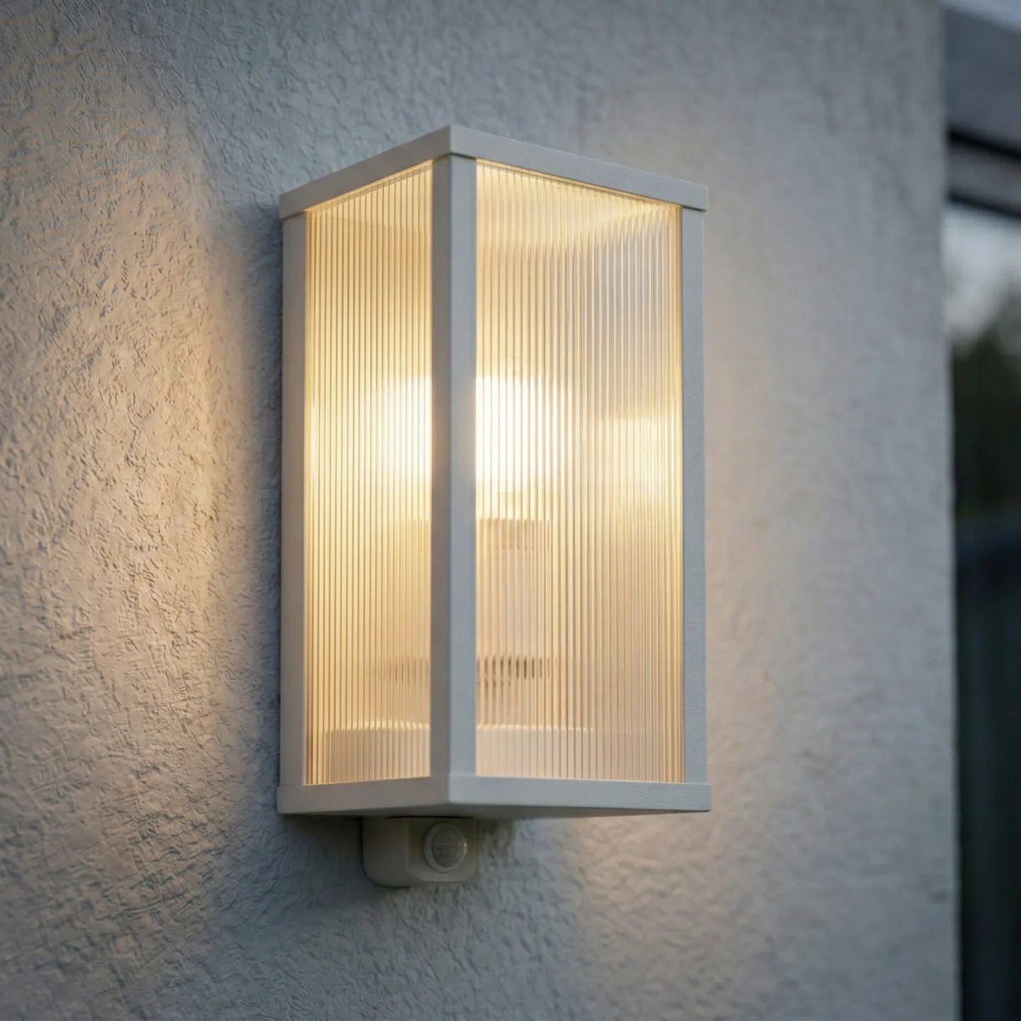 Peldar utomhusvägglampa, 26 cm, grå/räfflad, sensor, IP44 – Lindby - Terrass - Modern - Aluminium - Med en ljuskälla