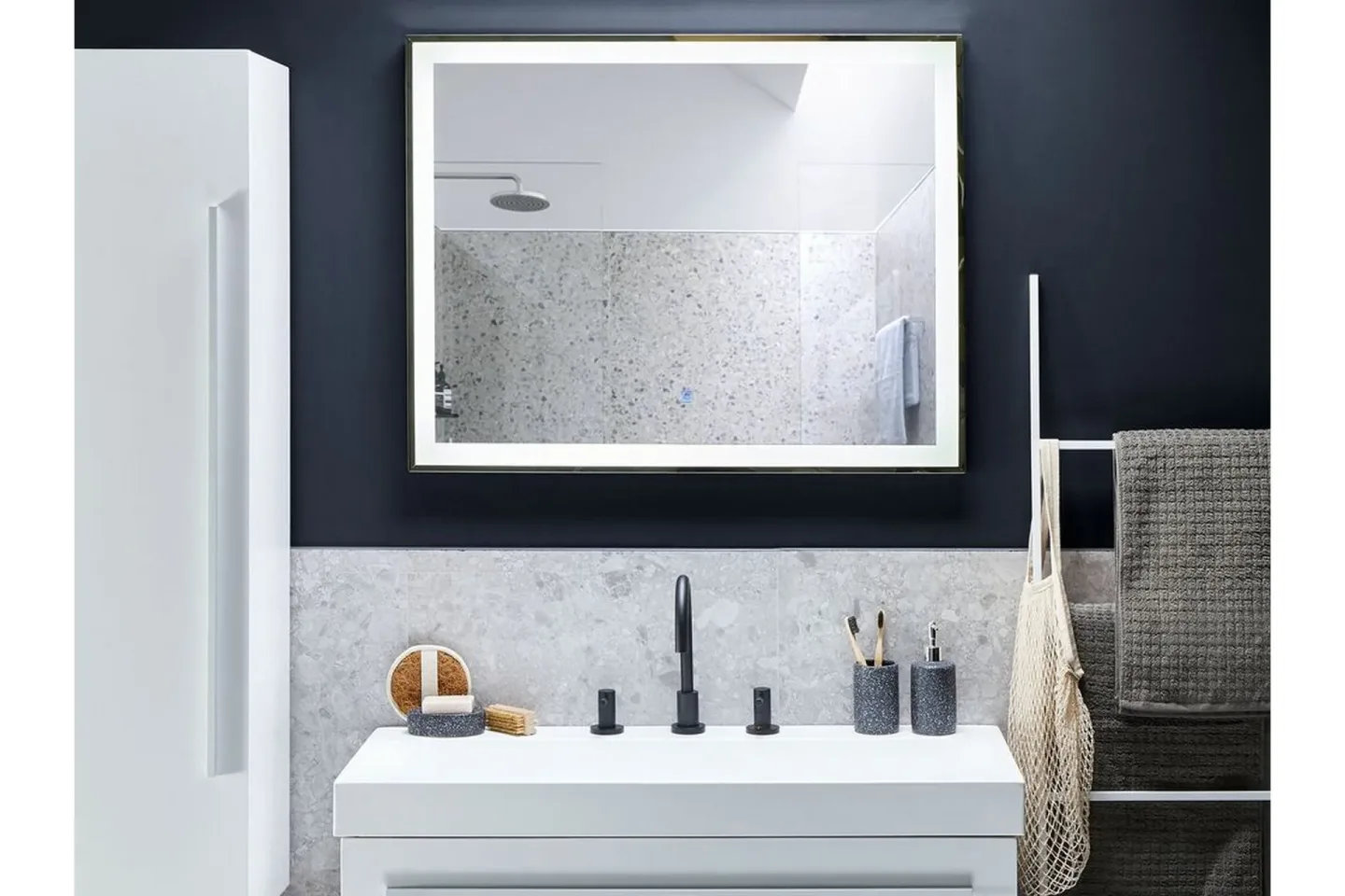 Argens Spegel 70x90 cm LED - Silver