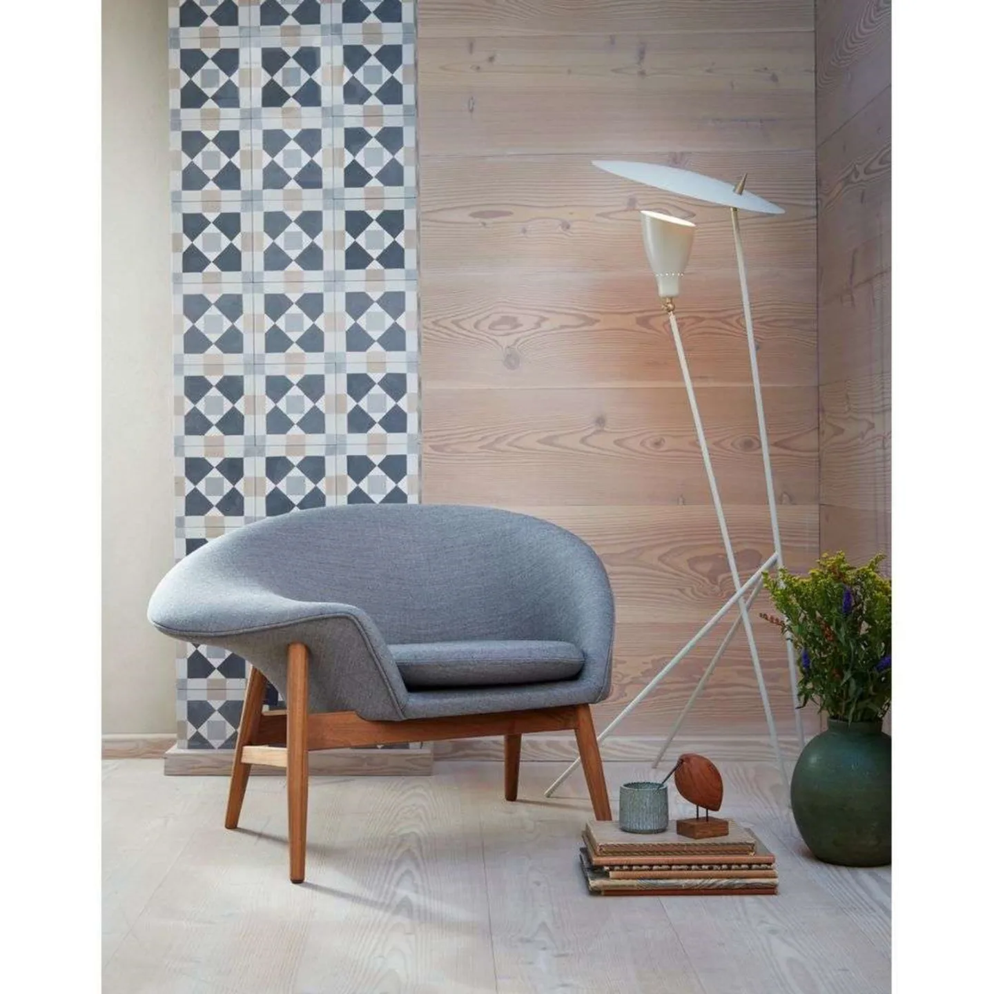Silhouette Gulvlampe Warm White - Warm Nordic - Stue - Design - Metal - Med én lyskilde