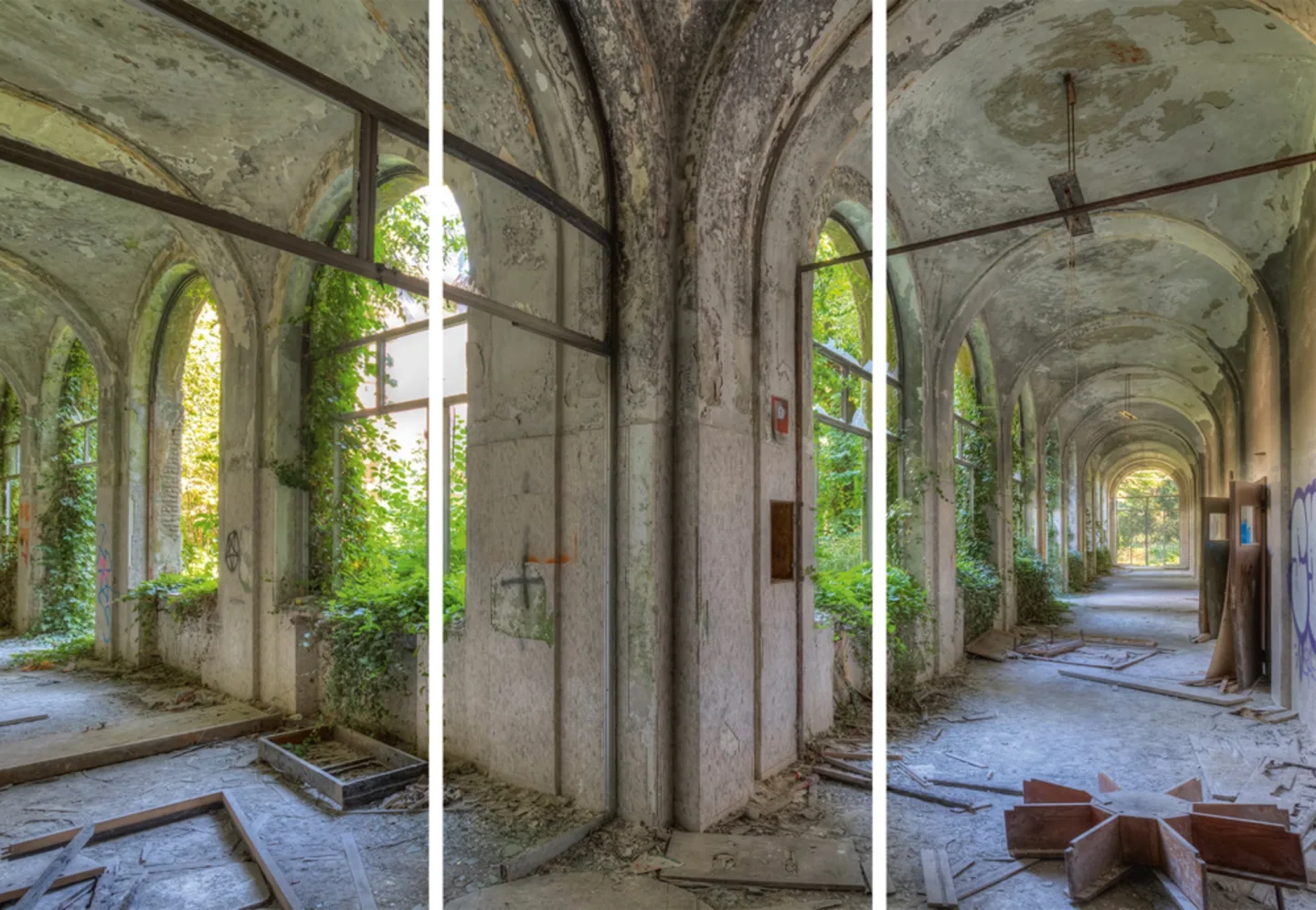 image LAND Alubild Lost Place Geteilter Flur | Schubiger Möbel