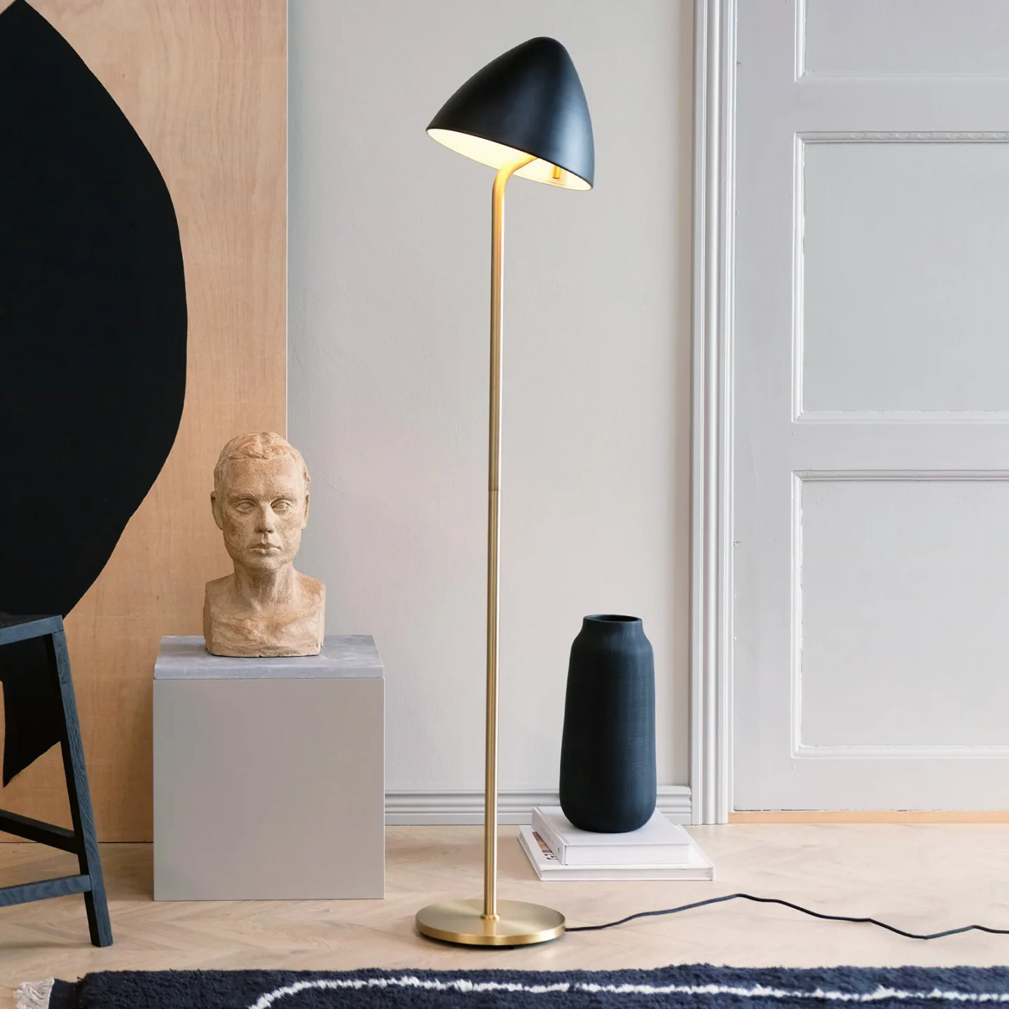 Dyberg Larsen - Oulu - Golvlampa - Mässing