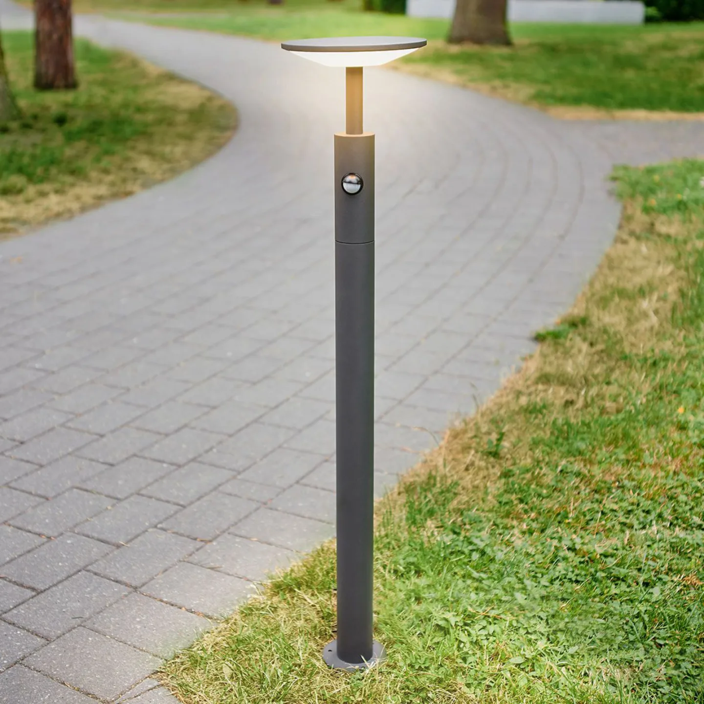 Fenia LED-Wegelampe, 100cm, Sensor, IP54, anthrazit, Lucande - Terrasse - Modern - Aluminium - Einflammig