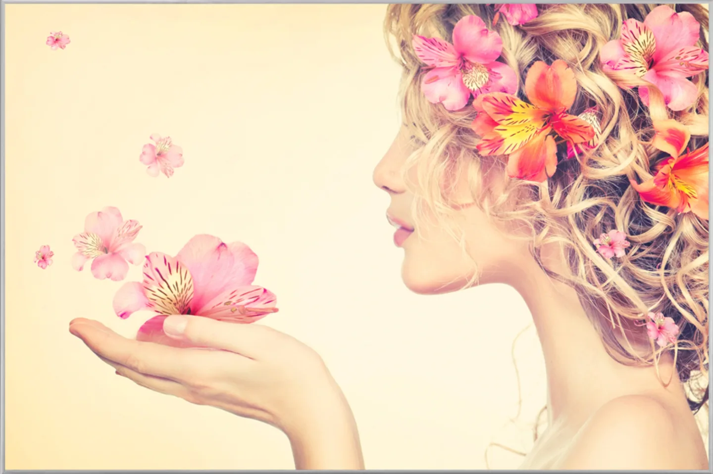 image LAND Bild mit Rahmen Schönheit mit Blumen | Schubiger Möbel