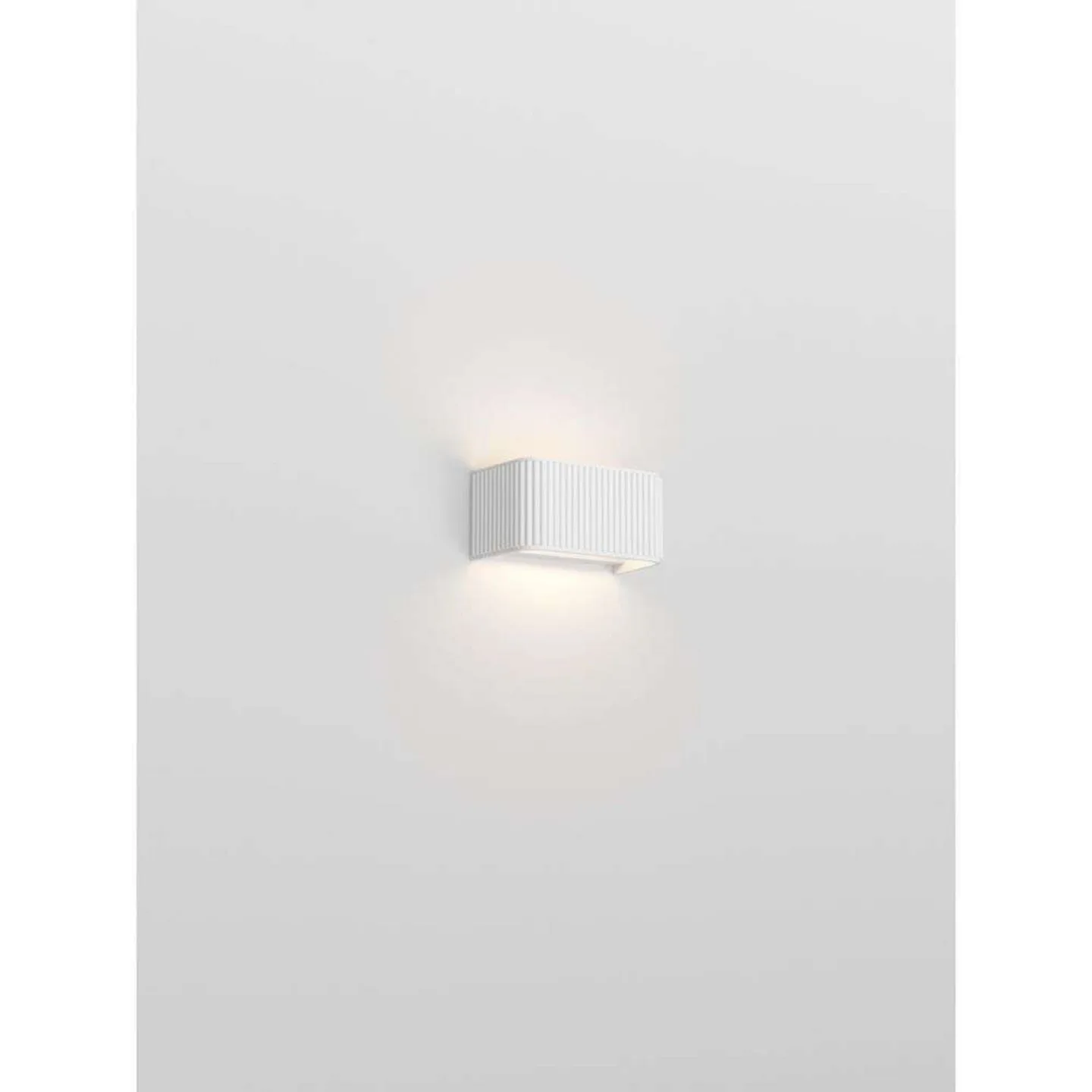 Dresscode W1 vegglampe, 3000K, dimbar, hvit, 9 cm - Rotaliana - Stue - Aluminium