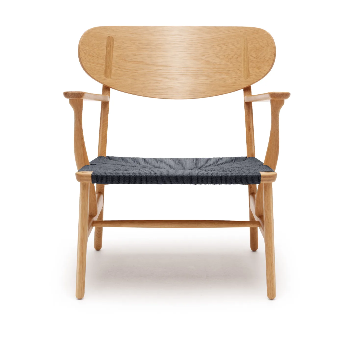 Carl Hansen - CH22, Lacquered Oak, Chord Black - Fåtöljer - Hans J. Wegner - Träfärgad - Plast