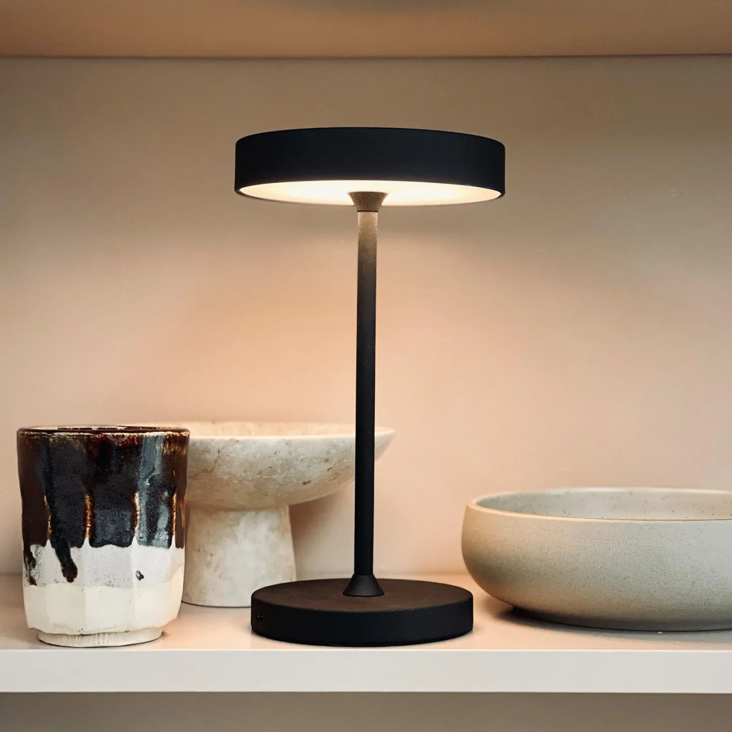 Starlight LED-batteridriven bordslampa svart metall - Dyberg Larsen - Sovrum - Skandinavisk - Rund