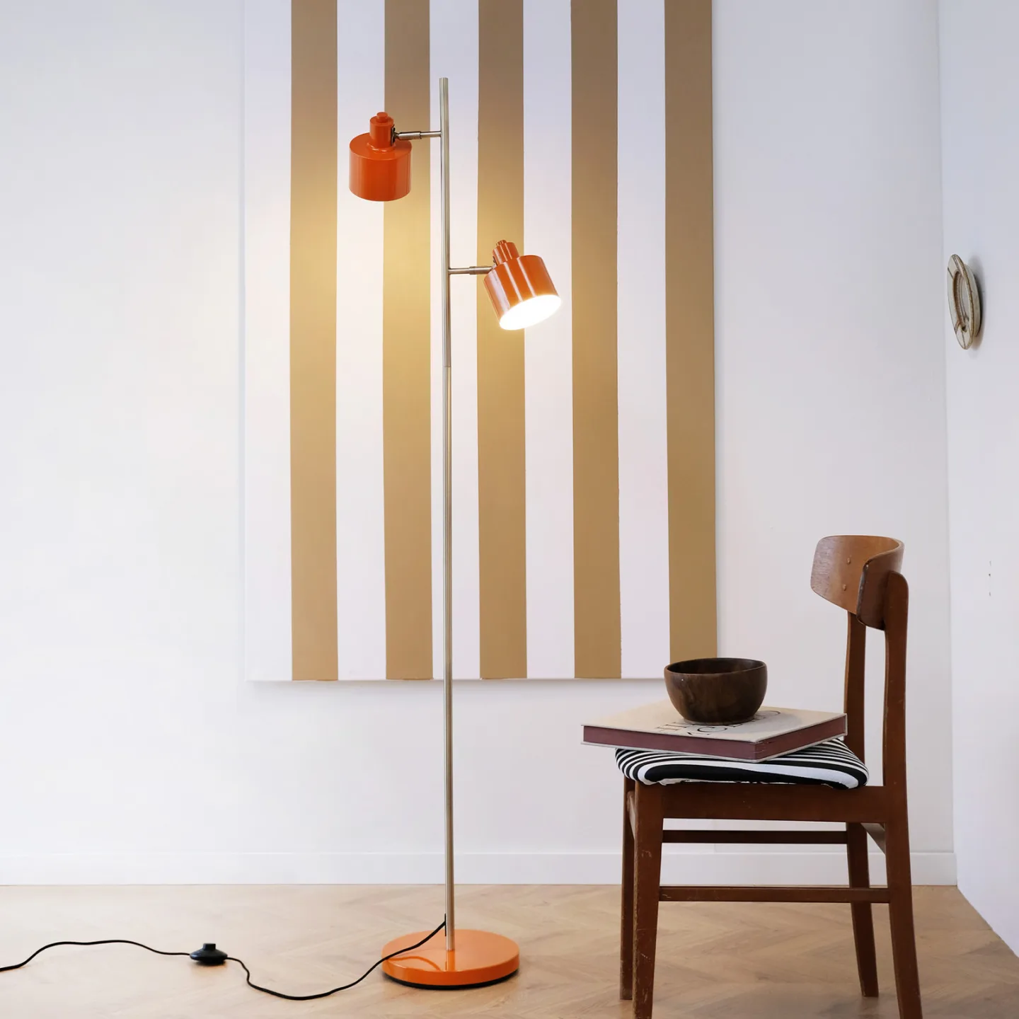 Ocean gulvlampe, orange, højde 160 cm, 2 lyskilder - Dyberg Larsen - Stue - Skandinavisk - Metal - Med skærm