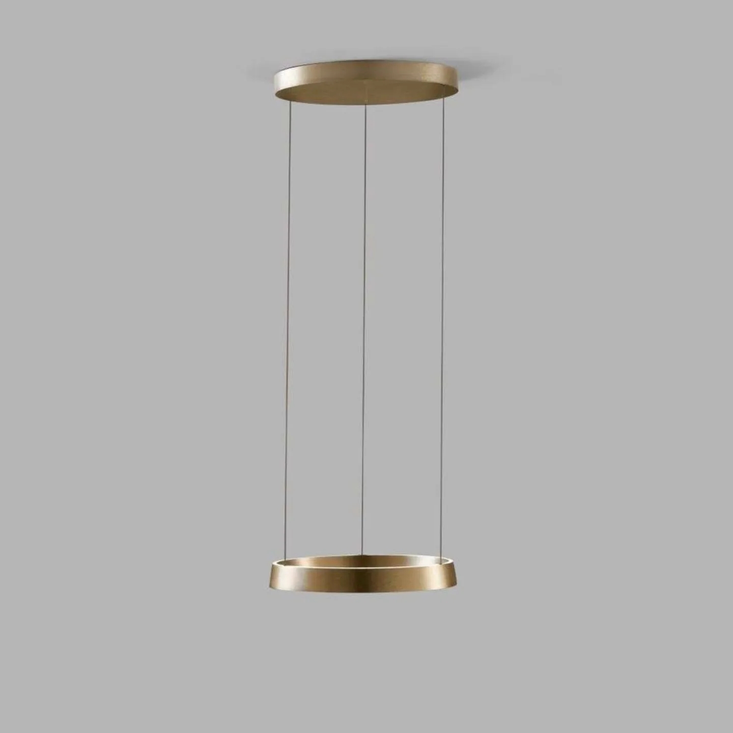 Edge Round Pendelleuchte Ø500 Brass - LIGHT-POINT - Wohnzimmer - Aluminium - Einflammig