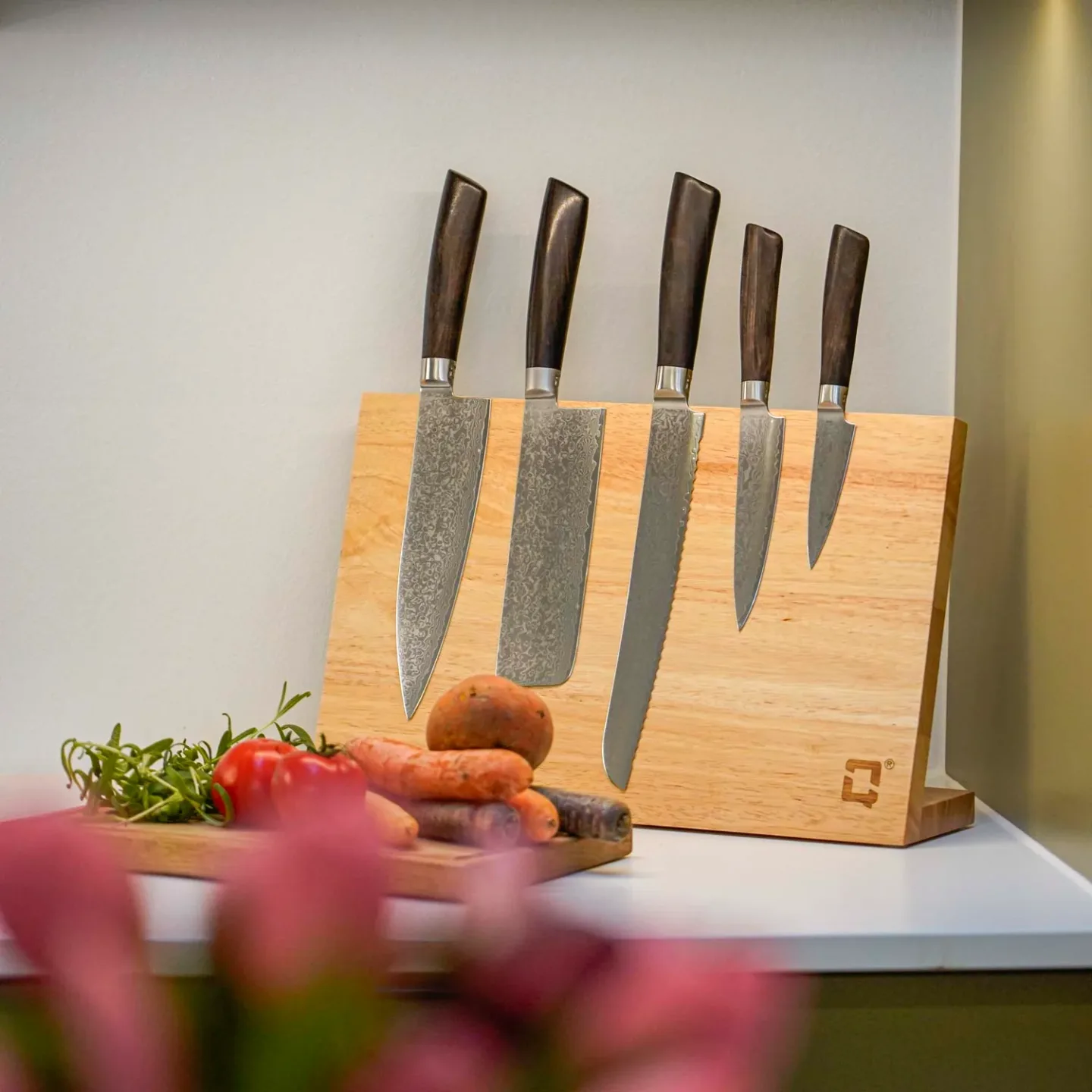Qookware - Knivholder i egetræ med plads til 7 knive