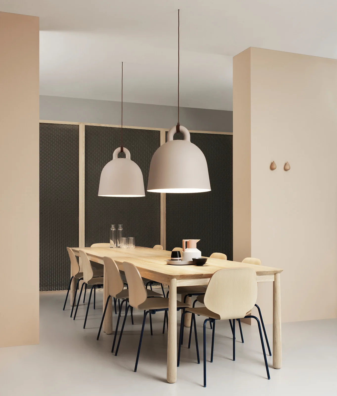 Bell Pendelleuchte Large Weiß - Normann Copenhagen - Wohnzimmer - Aluminium