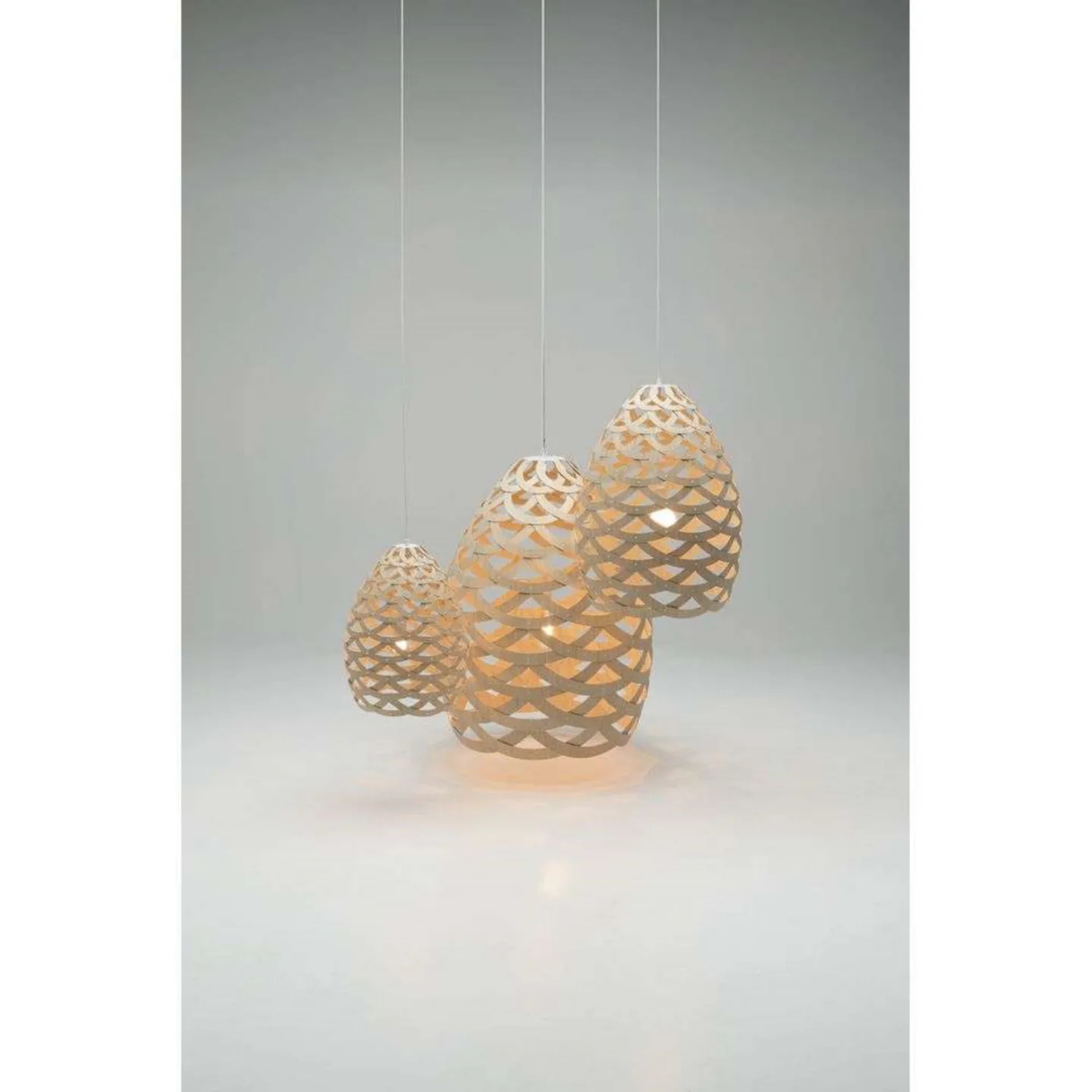 Tui Pendelleuchte Ø68 Bamboo - David Trubridge - Wohnzimmer - Bambus