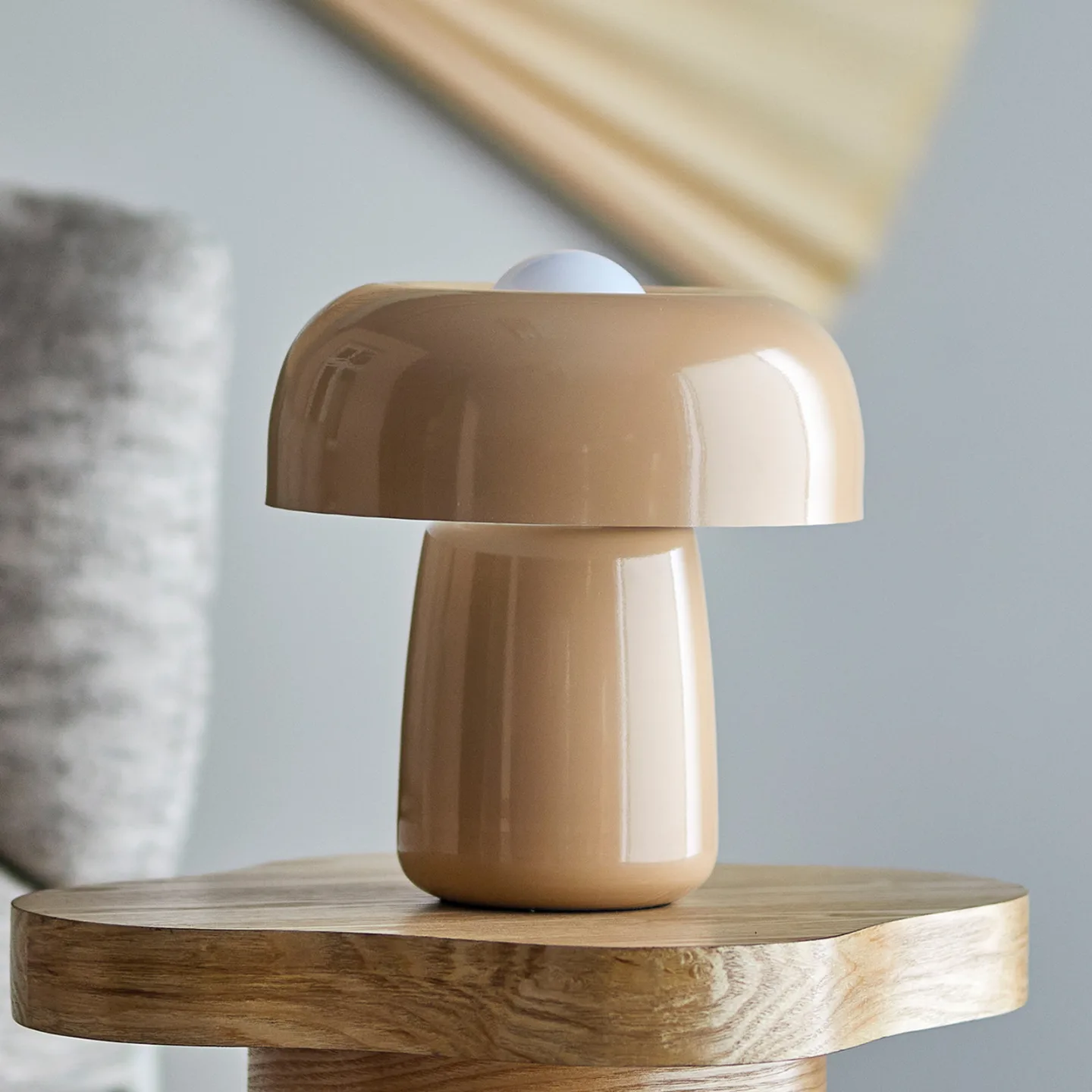 Ylva bordlampe, beige, højde 28 cm, jern - Bloomingville - Stue - Skandinavisk - Metal - Med én lyskilde