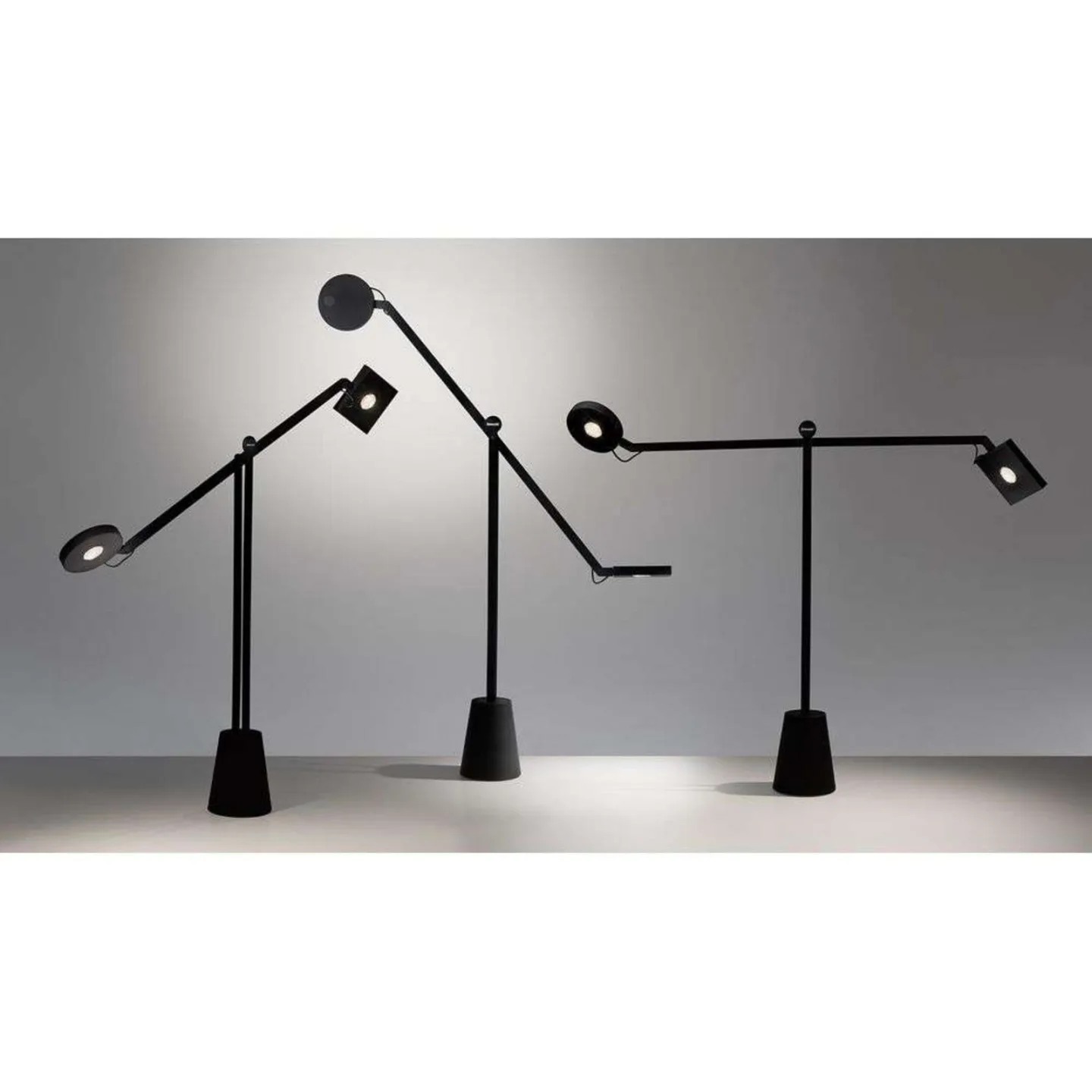 Equilibrist T LED Tischleuchte Black - Artemide - Wohnzimmer - Aluminium