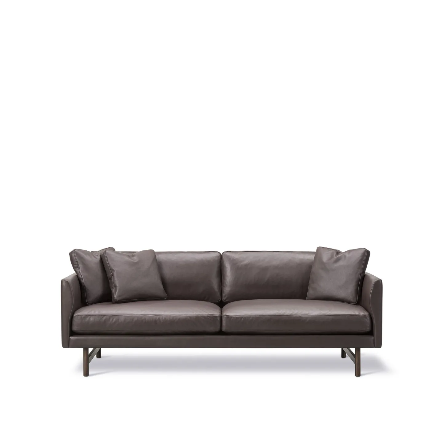 Fredericia Furniture - Calmo 2 Seater 95 Wood Base - Läder 3 - Max 96 Dark Brown, Smoked Oak - Soffor - Hugo Passos