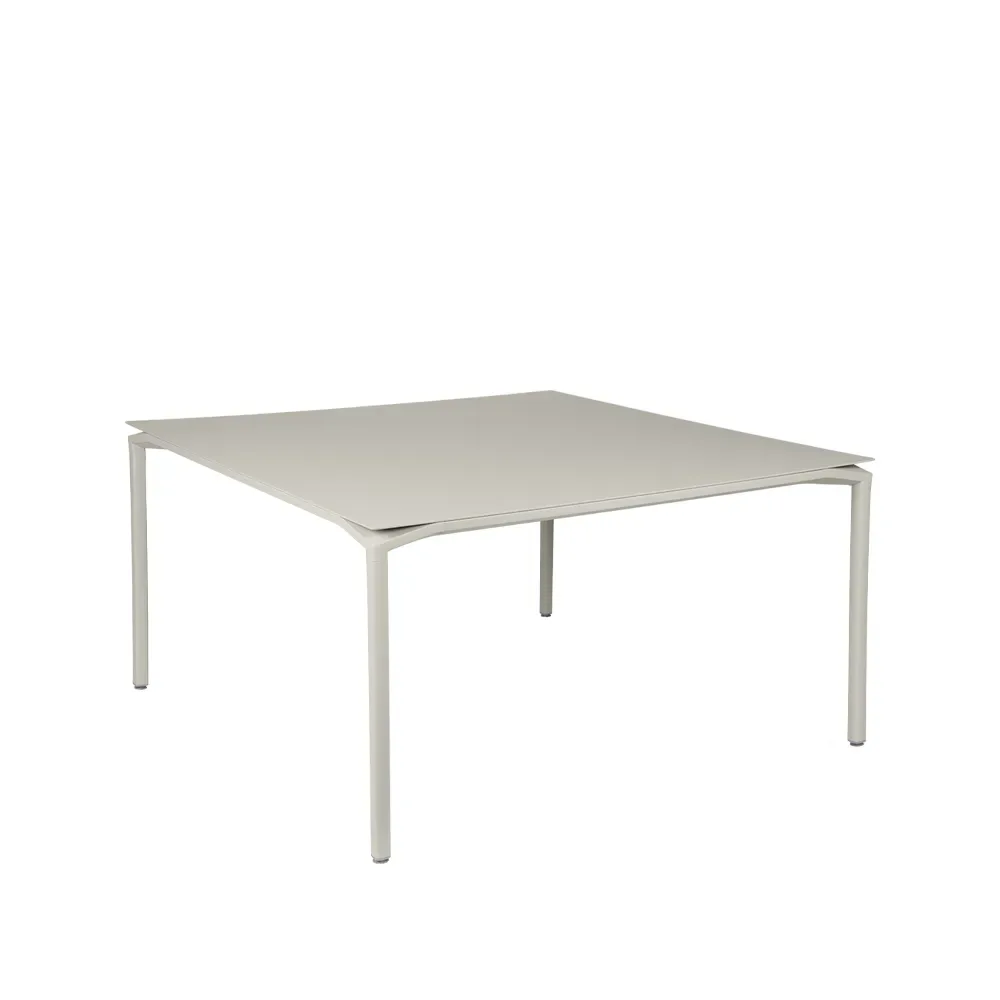 Fermob Calvi bord kvadratiskt 140x140 cm Clay grey (grå)