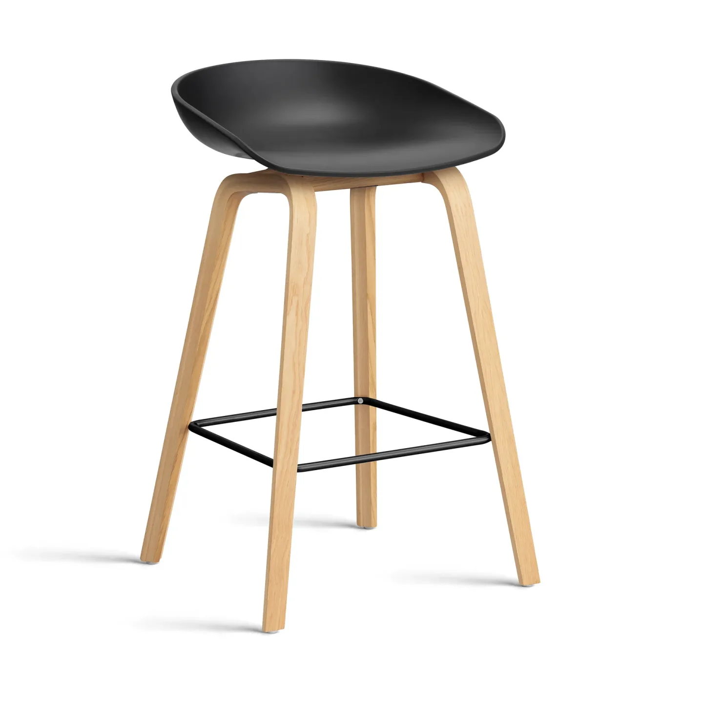 HAY About a Stool 32 Low Barhocker lackiertes Eichengestell 2.0 Schwarz-schwarz Stahlstütze
