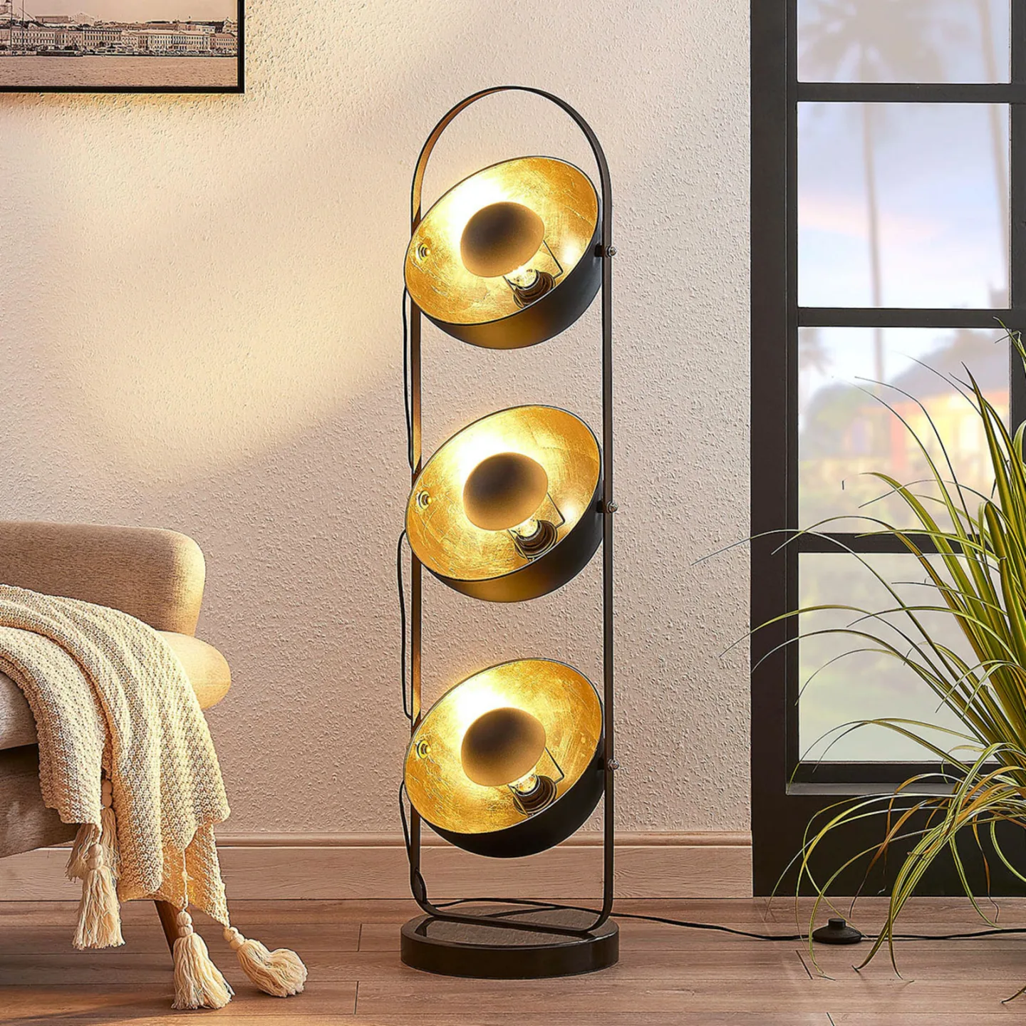 Lindby Stehleuchte Muriel, 3-flg., schwarz/gold, Metall - Wohnzimmer - Modern - Mehrflammig