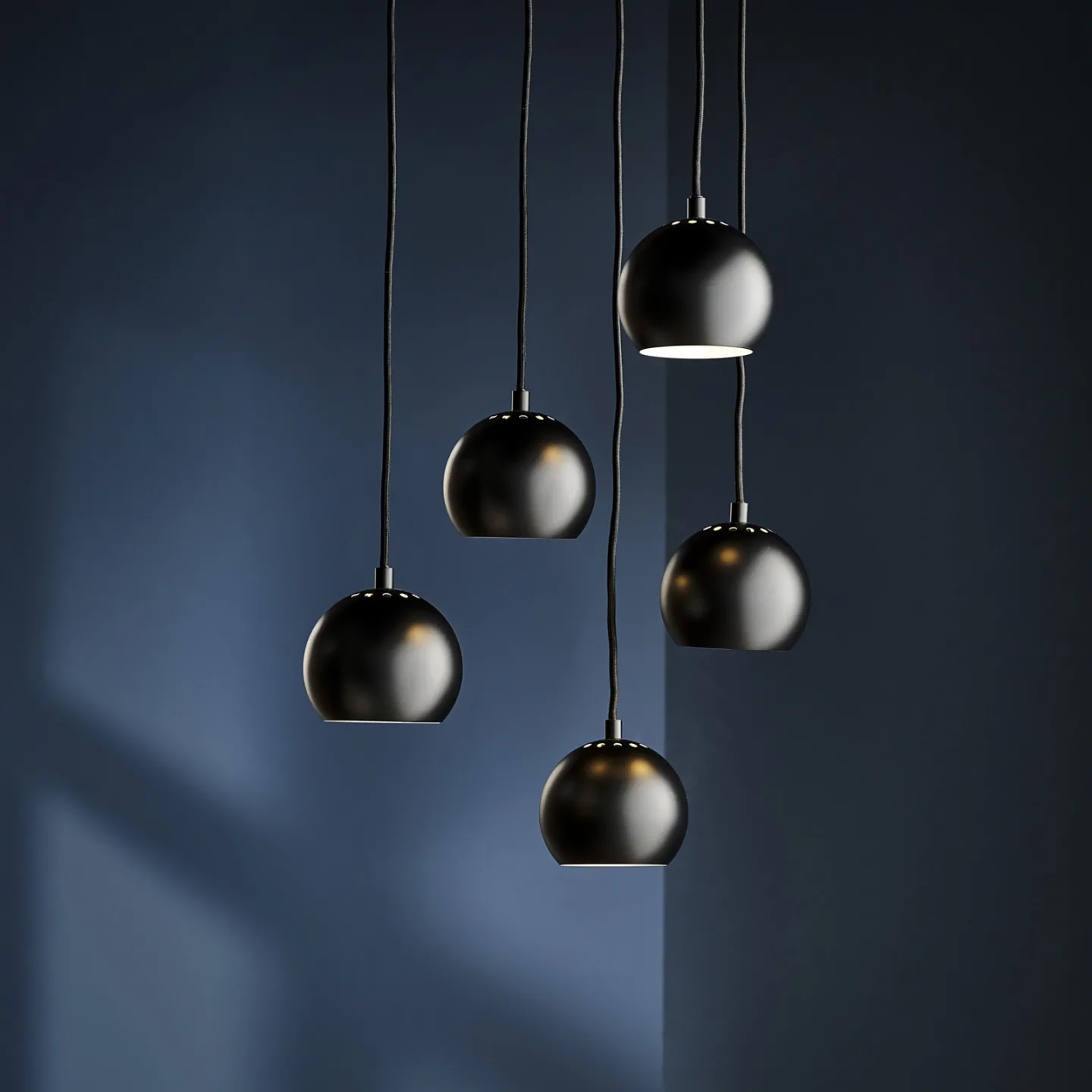 Ball pendellampa Ø12 matt svart - FRANDSEN - Vardagsrum - Design - Metall - Med en ljuskälla