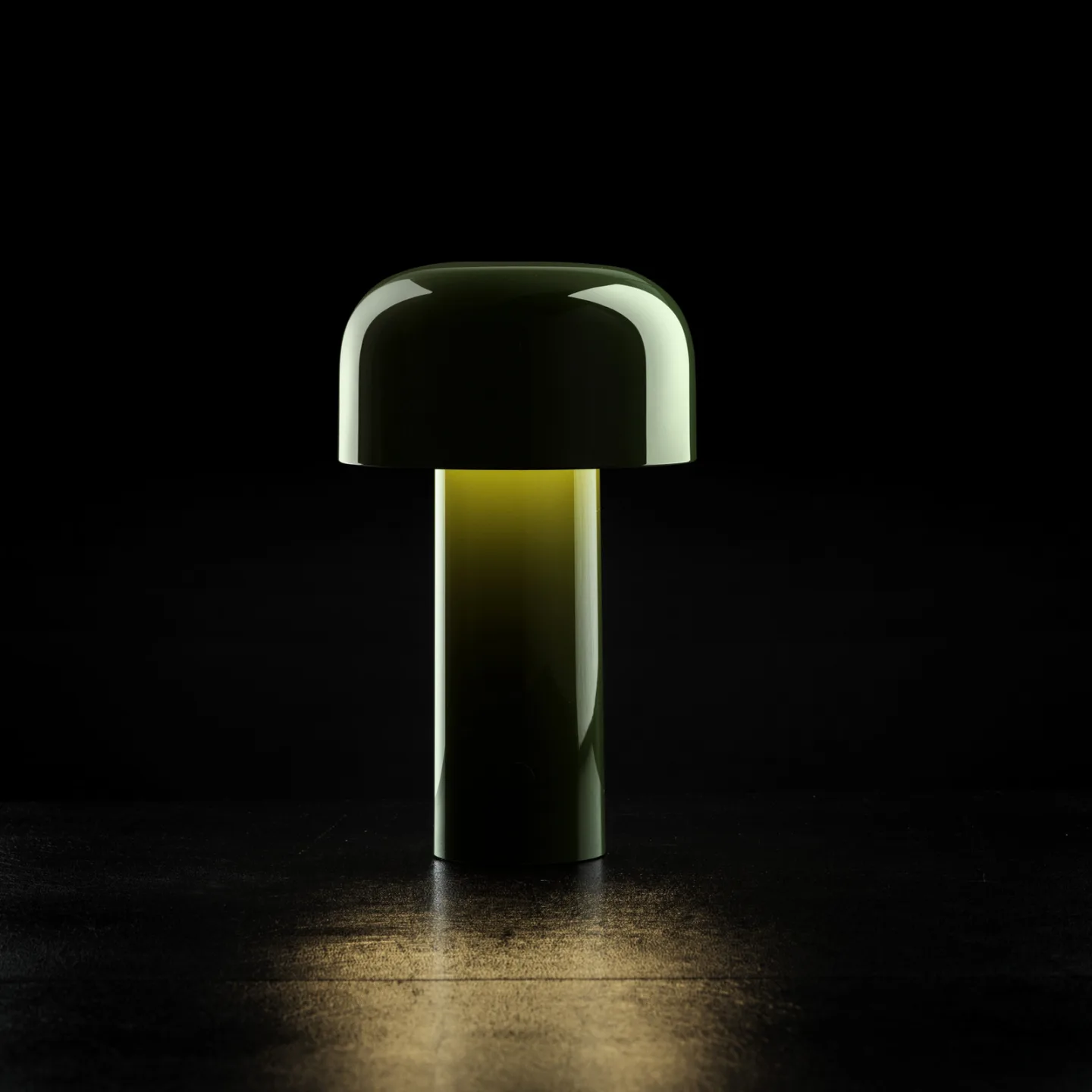 Flos Bellhop tragbare Tischleuchte Glossy green, IP54 (innen/außen)