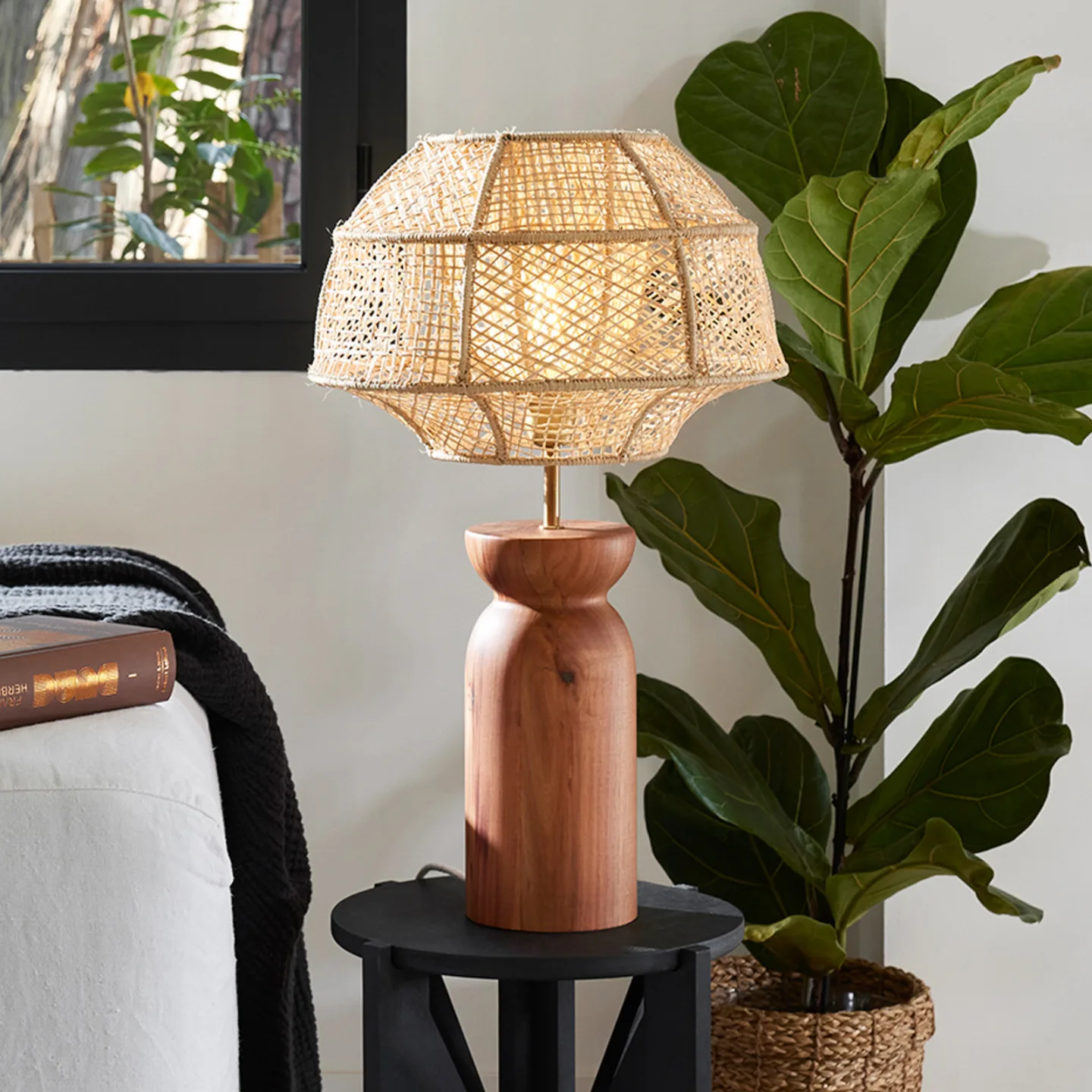 Odyssée bordlampe, højde 63 cm - MARKET SET - Stue - Design - Træ - Med skærm
