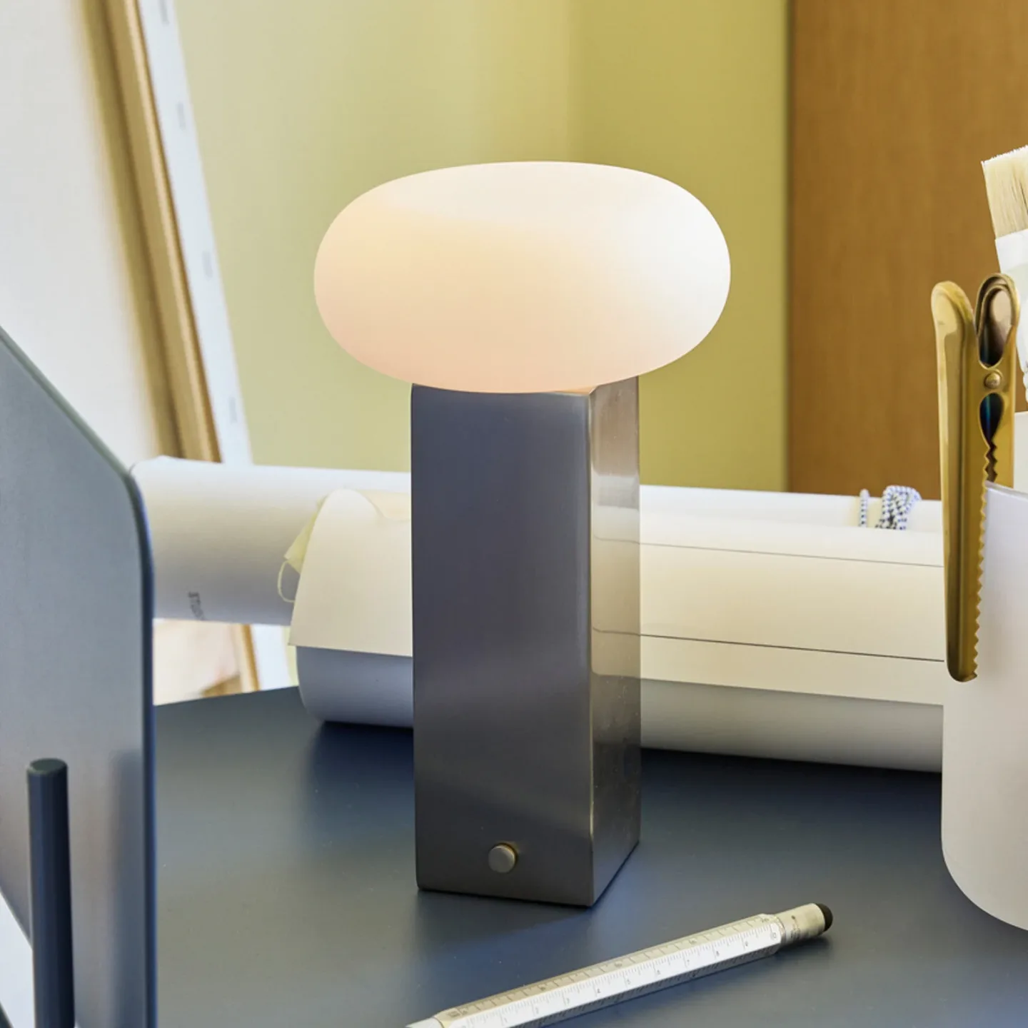 LOW LED-Akku-Tischleuchte nickel Höhe 20 cm - HÜBSCH - Wohnzimmer - Modern - Metall - Einflammig