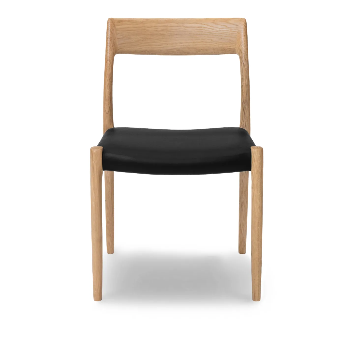 J.L. Møller - Model 77 dining chair Oak, Lacquered, Leather – Roma 907 - Matstolar - Niels Otto Møller
